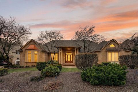 Photo of 5500 Crystal Creek Lane, Washington Township, MI 48094 (MLS # 58050200249)