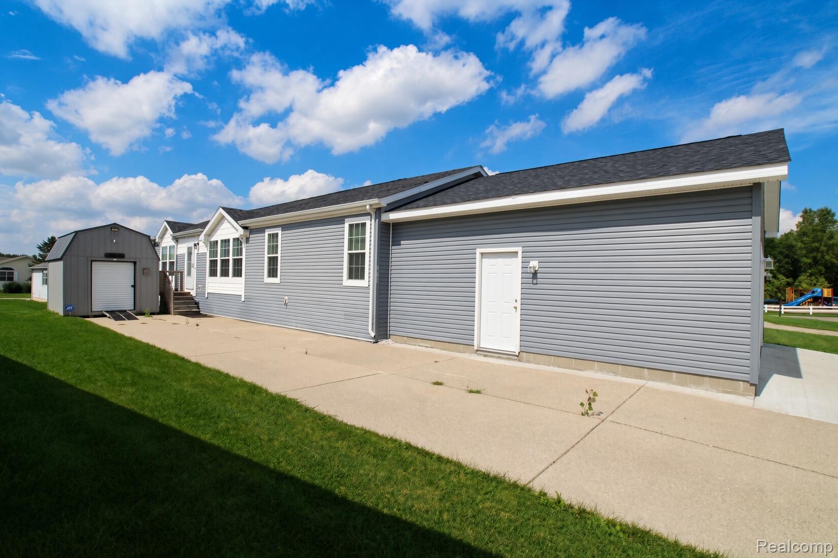 16192 Oxford Court