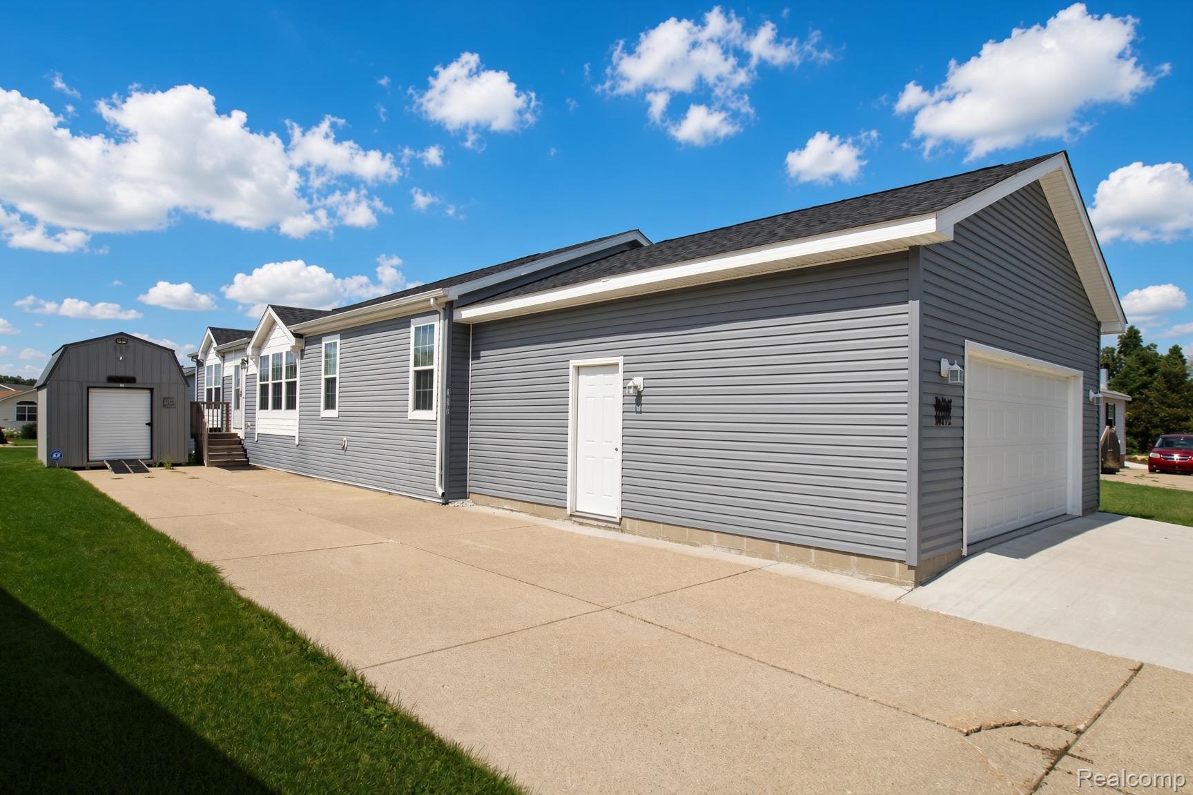 16192 Oxford Court