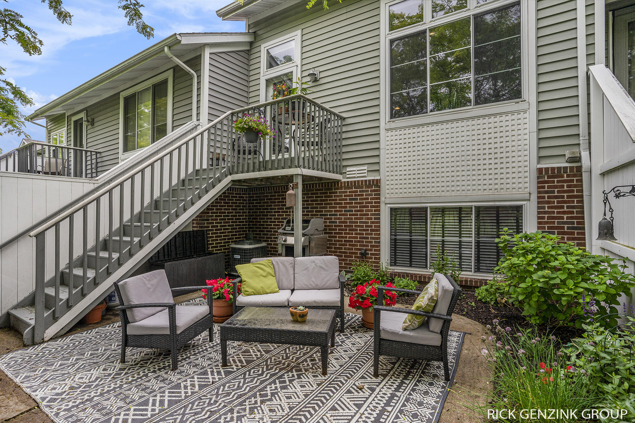 310 Northeast Crossing