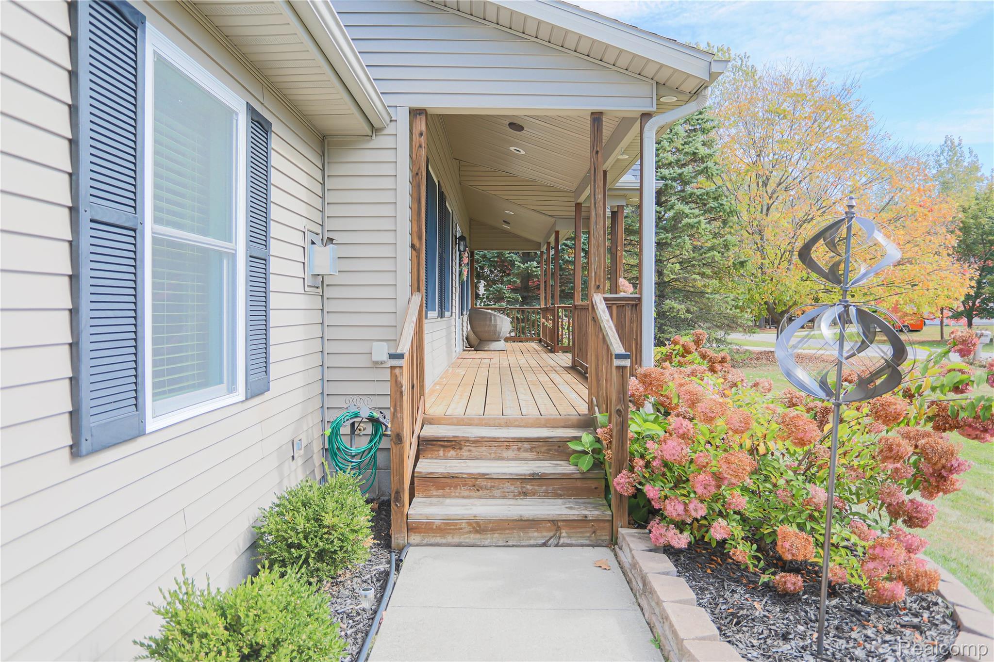 Clyde Township, Michigan 48049, United States, 3 Bedrooms Bedrooms, ,3 BathroomsBathrooms,Residential,Pending,226583