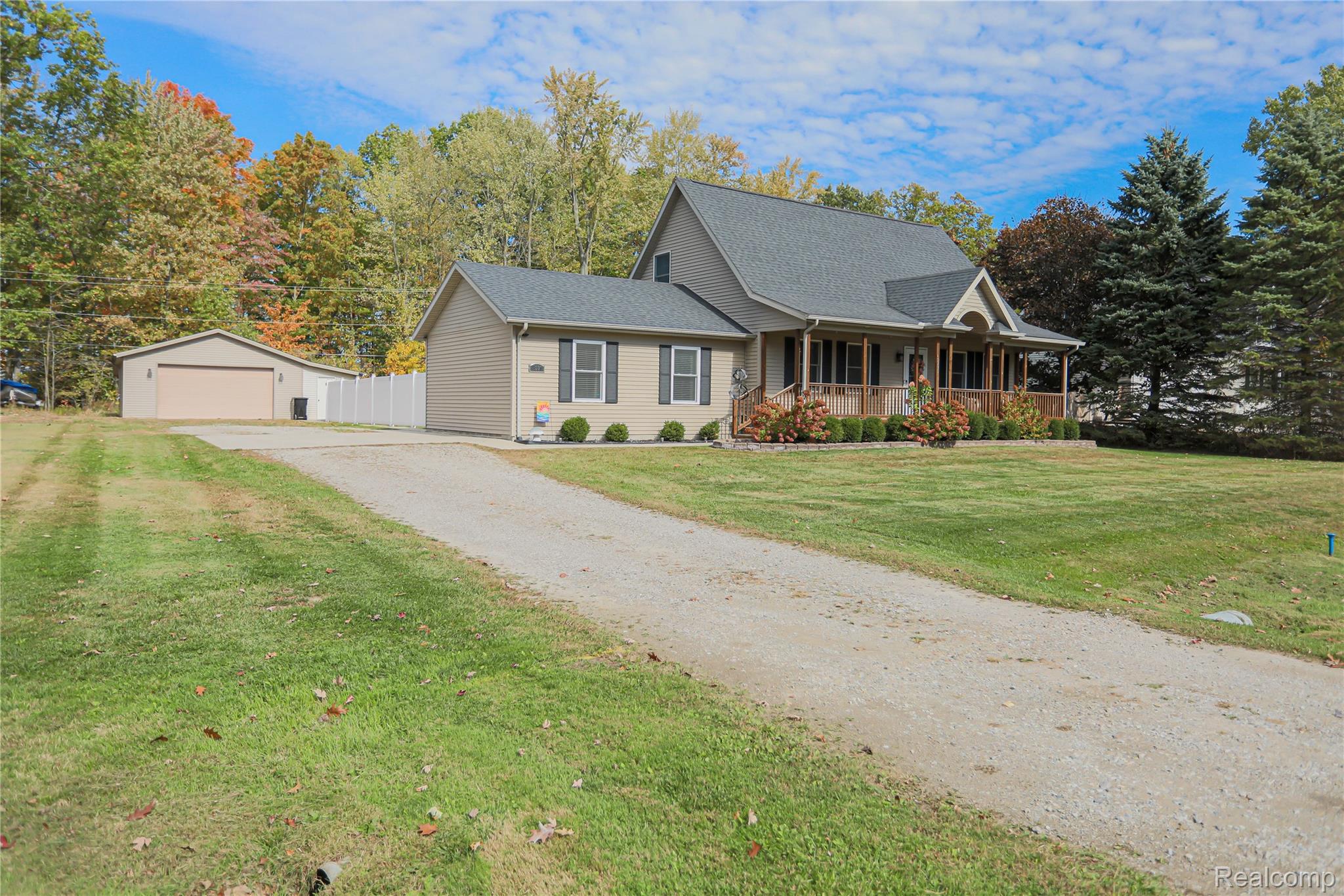Clyde Township, Michigan 48049, United States, 3 Bedrooms Bedrooms, ,3 BathroomsBathrooms,Residential,Pending,226583