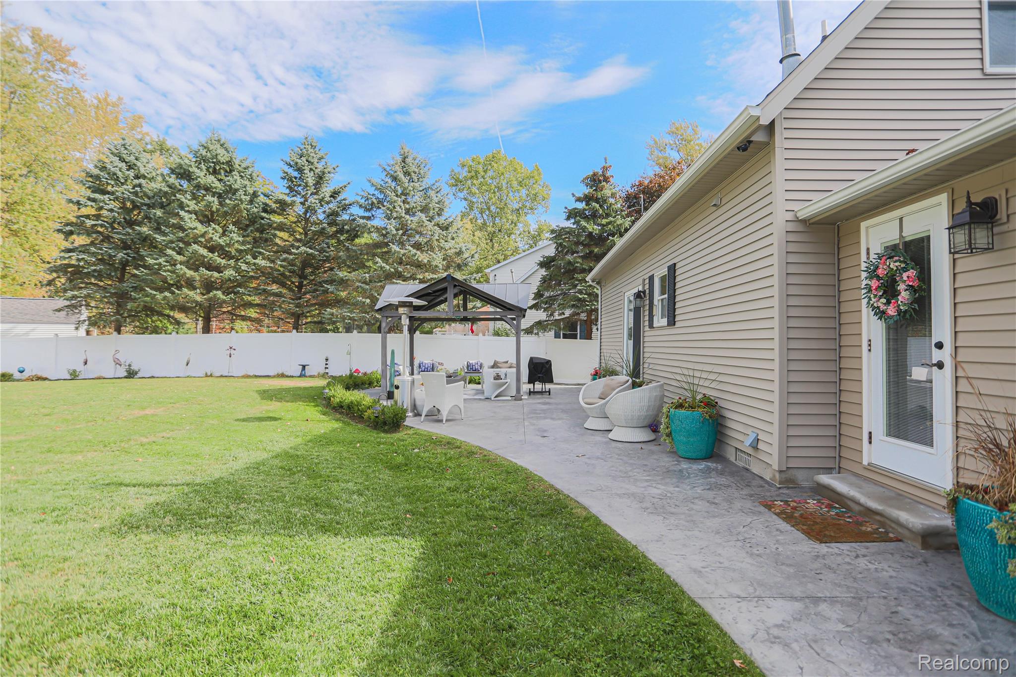 Clyde Township, Michigan 48049, United States, 3 Bedrooms Bedrooms, ,3 BathroomsBathrooms,Residential,Pending,226583