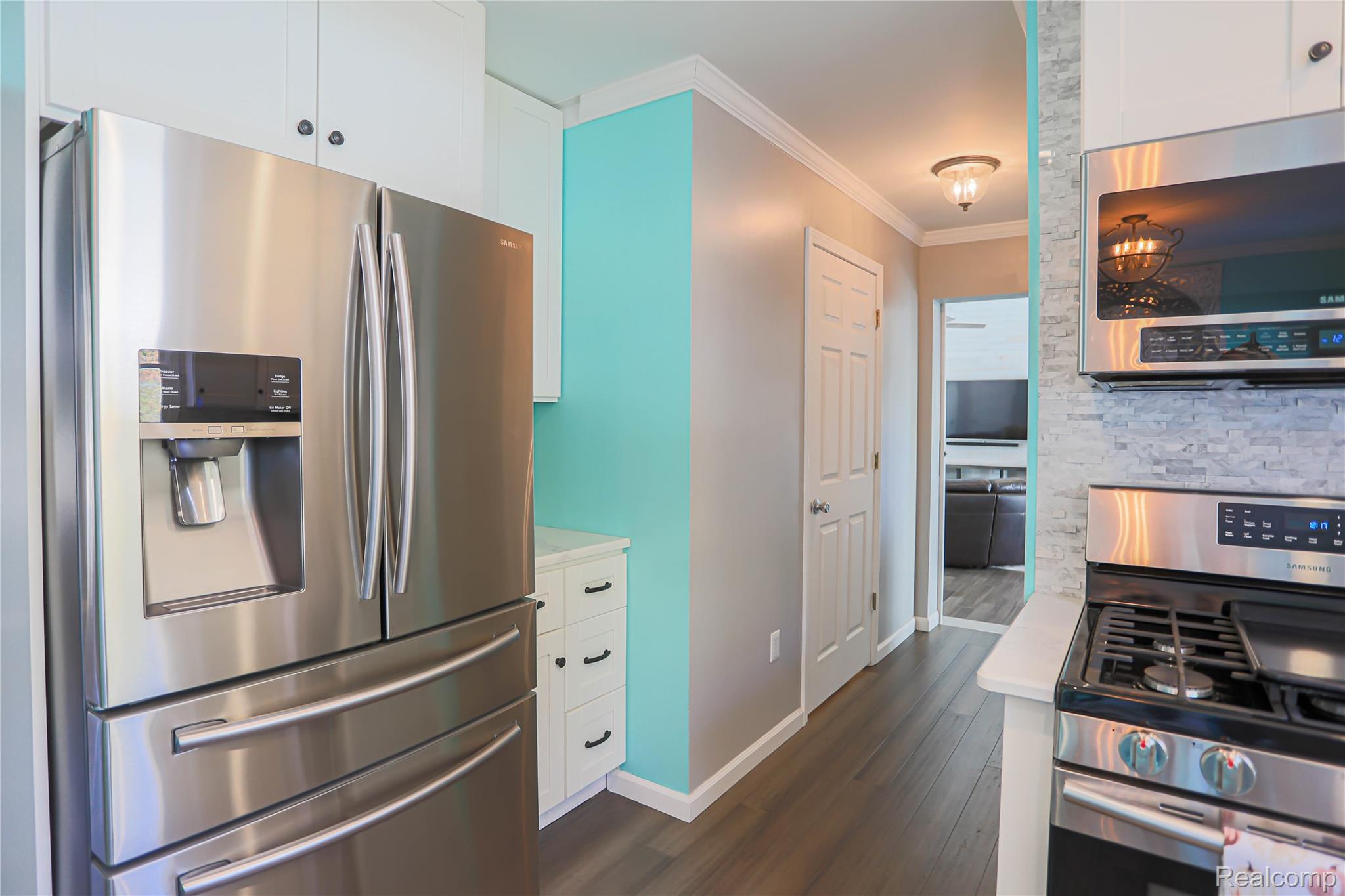 Clyde Township, Michigan 48049, United States, 3 Bedrooms Bedrooms, ,3 BathroomsBathrooms,Residential,Pending,226583