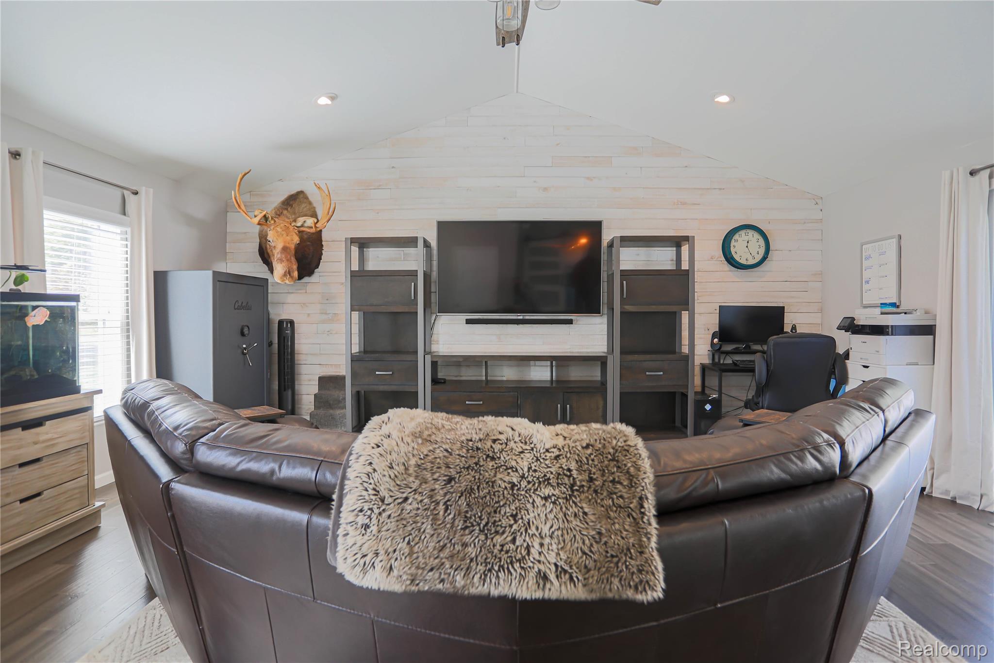 Clyde Township, Michigan 48049, United States, 3 Bedrooms Bedrooms, ,3 BathroomsBathrooms,Residential,Pending,226583