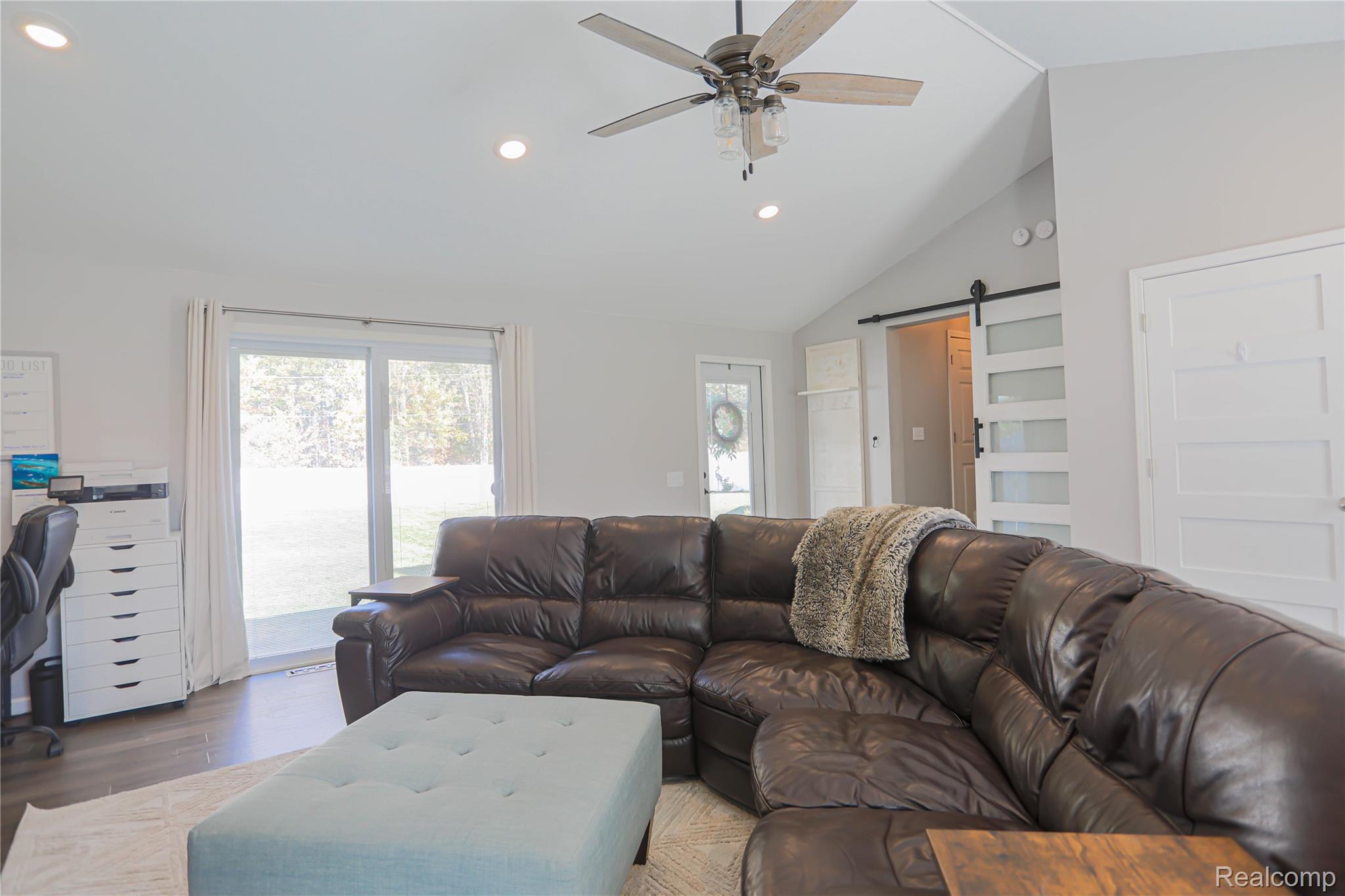 Clyde Township, Michigan 48049, United States, 3 Bedrooms Bedrooms, ,3 BathroomsBathrooms,Residential,Pending,226583