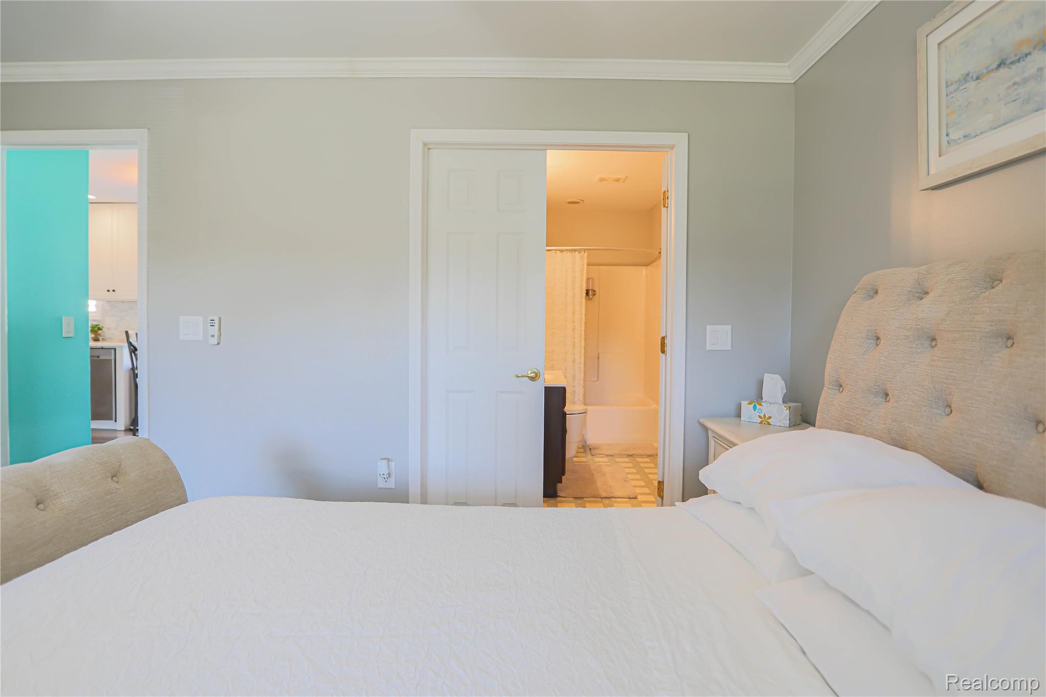 Clyde Township, Michigan 48049, United States, 3 Bedrooms Bedrooms, ,3 BathroomsBathrooms,Residential,Pending,226583