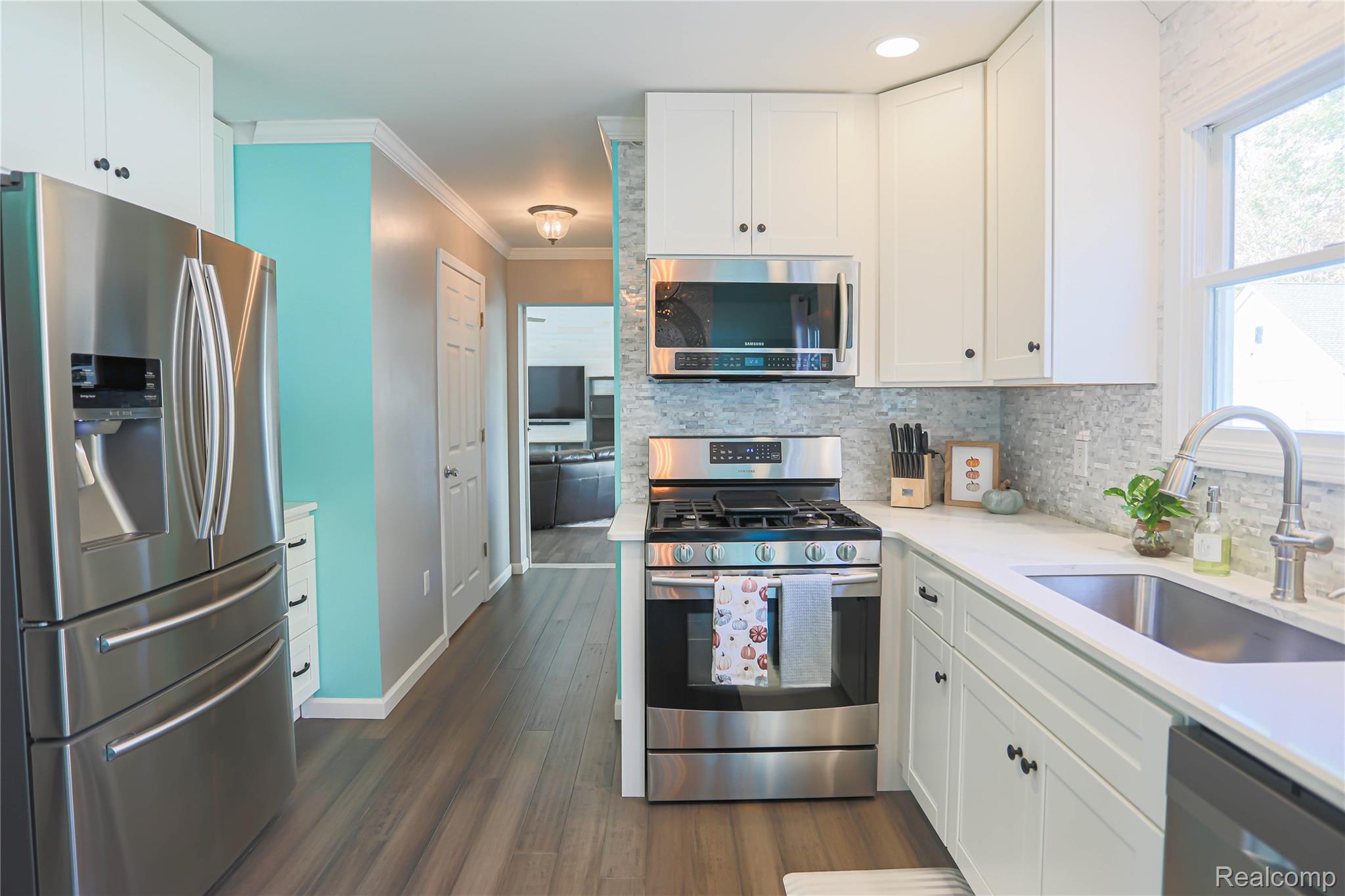 Clyde Township, Michigan 48049, United States, 3 Bedrooms Bedrooms, ,3 BathroomsBathrooms,Residential,Pending,226583