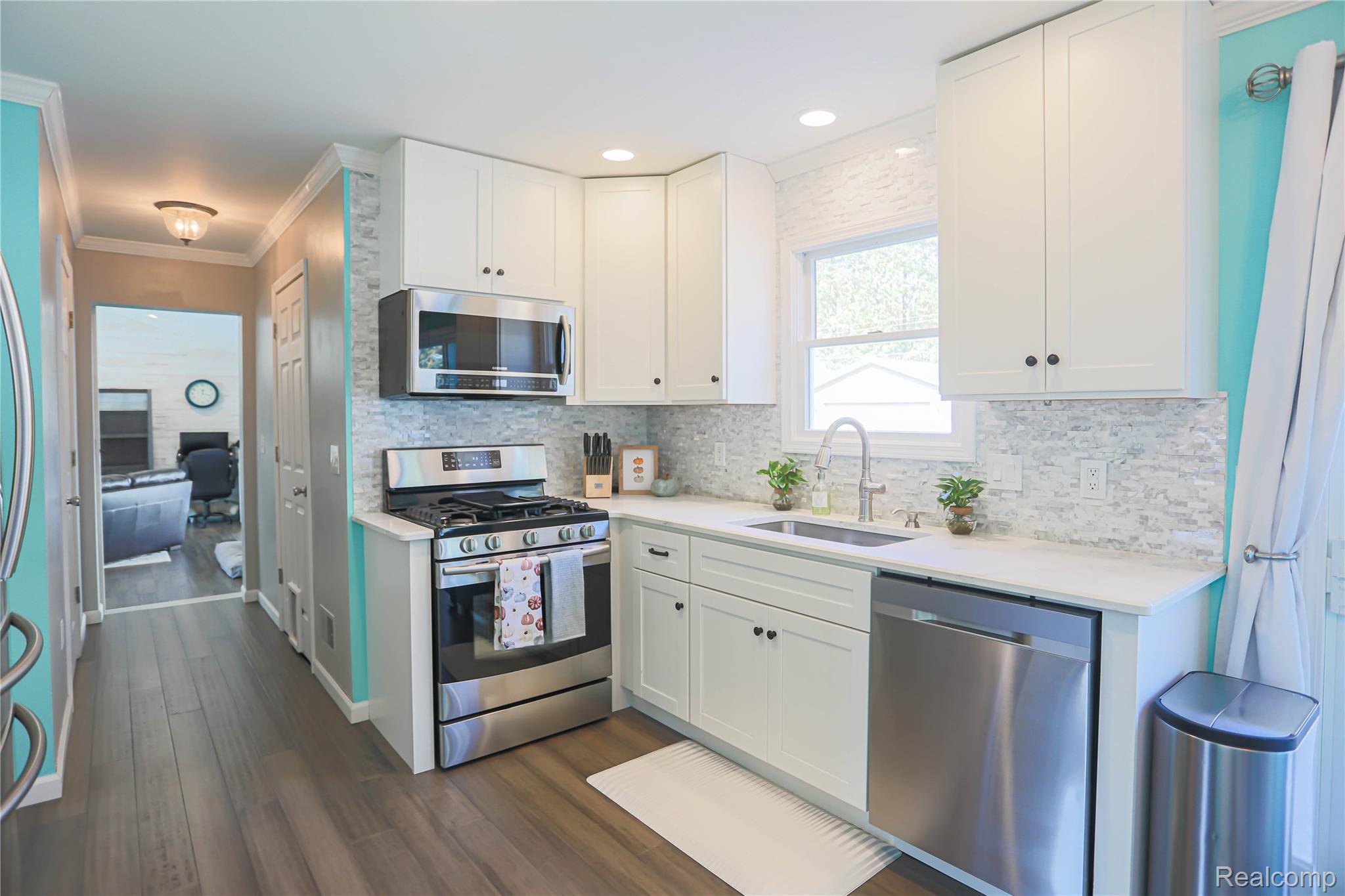 Clyde Township, Michigan 48049, United States, 3 Bedrooms Bedrooms, ,3 BathroomsBathrooms,Residential,Pending,226583