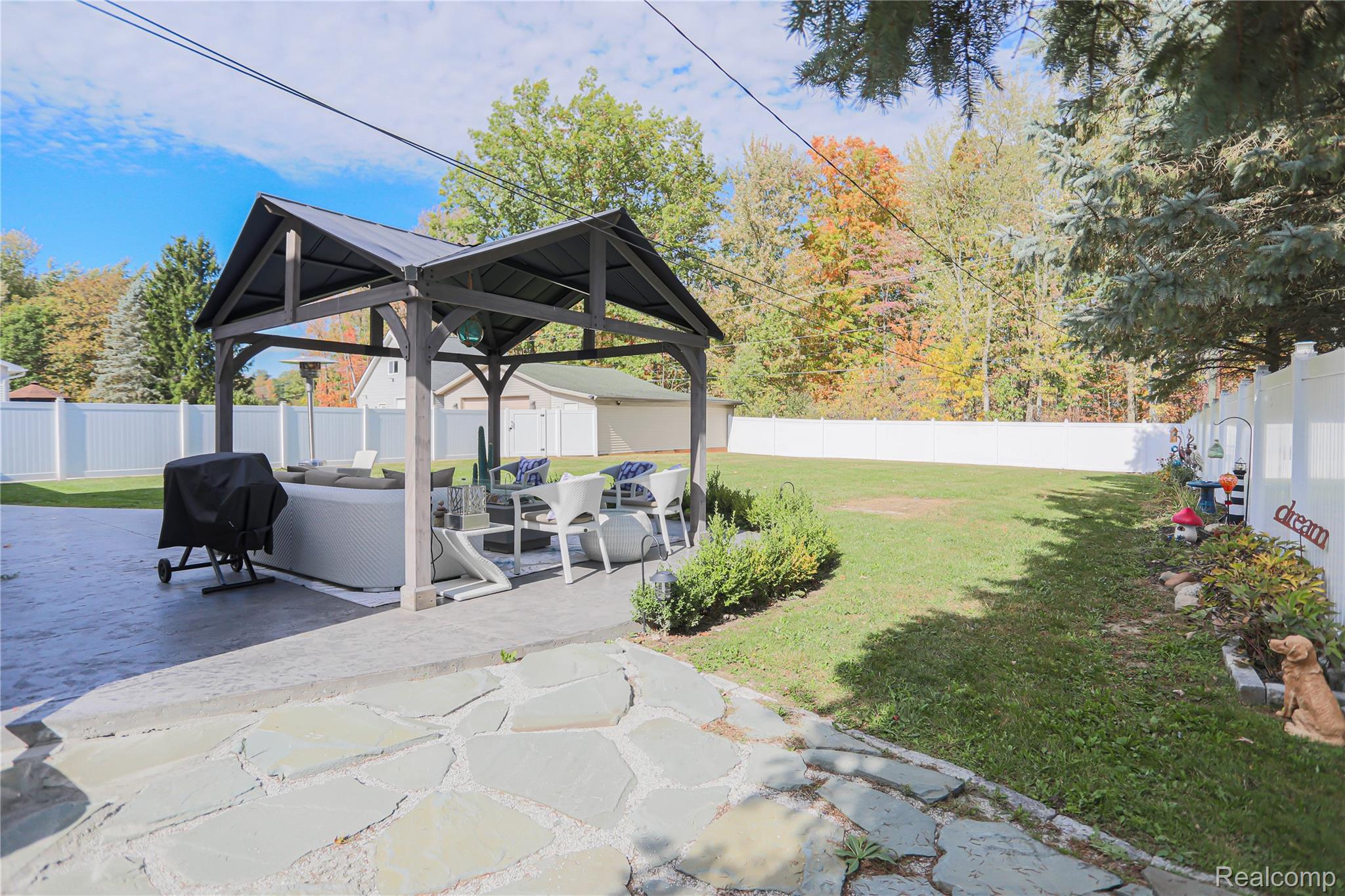 Clyde Township, Michigan 48049, United States, 3 Bedrooms Bedrooms, ,3 BathroomsBathrooms,Residential,Pending,226583