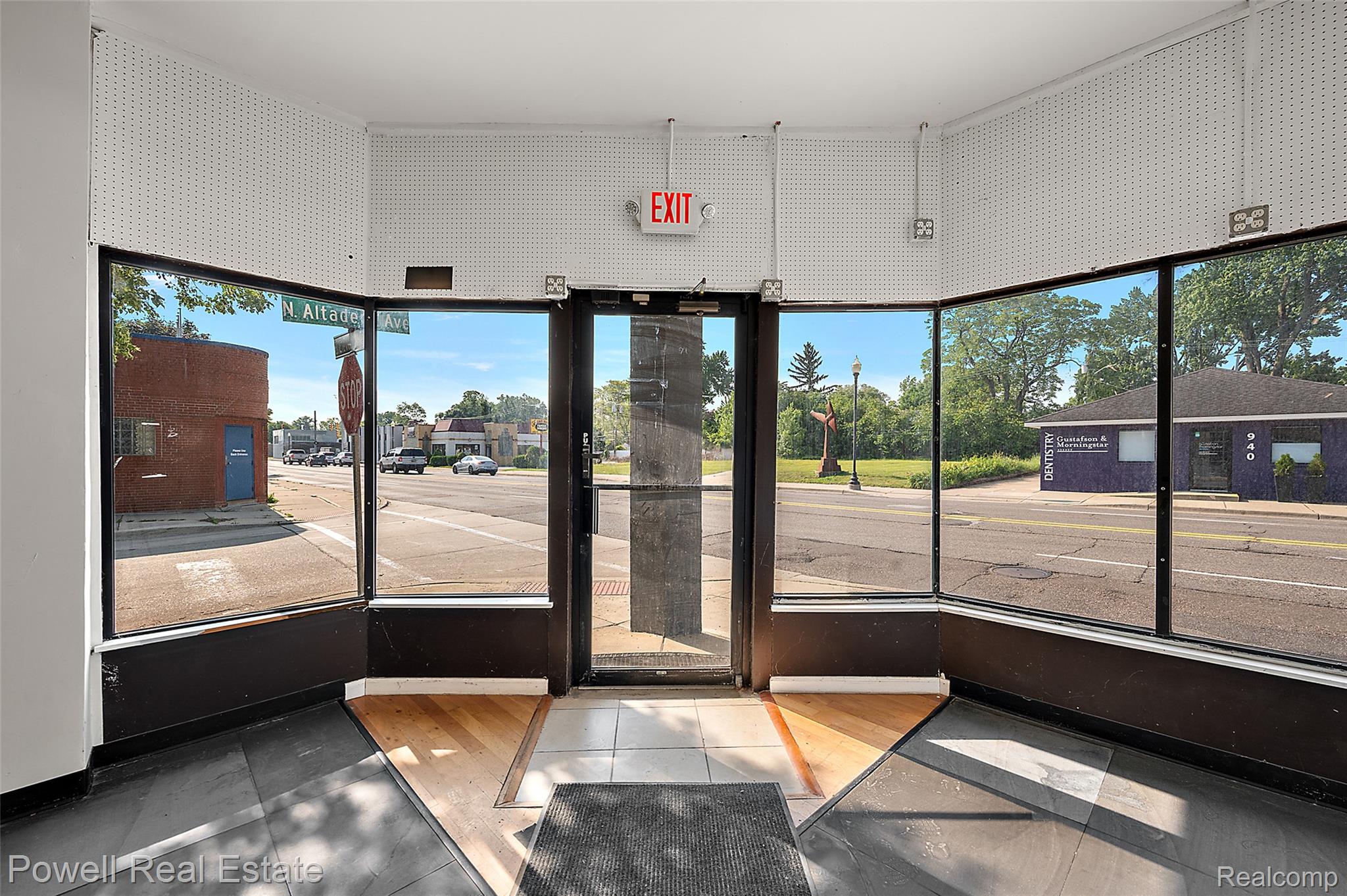 925 E 11 Mile
