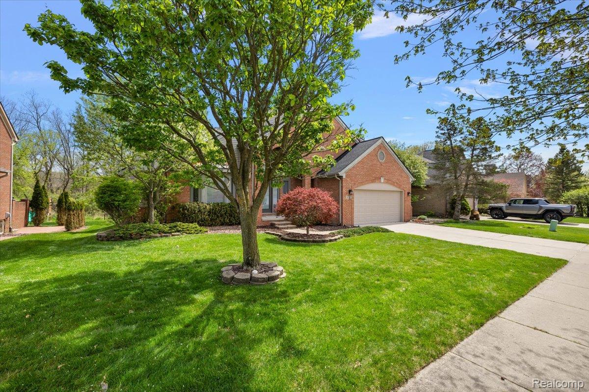 43316 Ashbury Drive