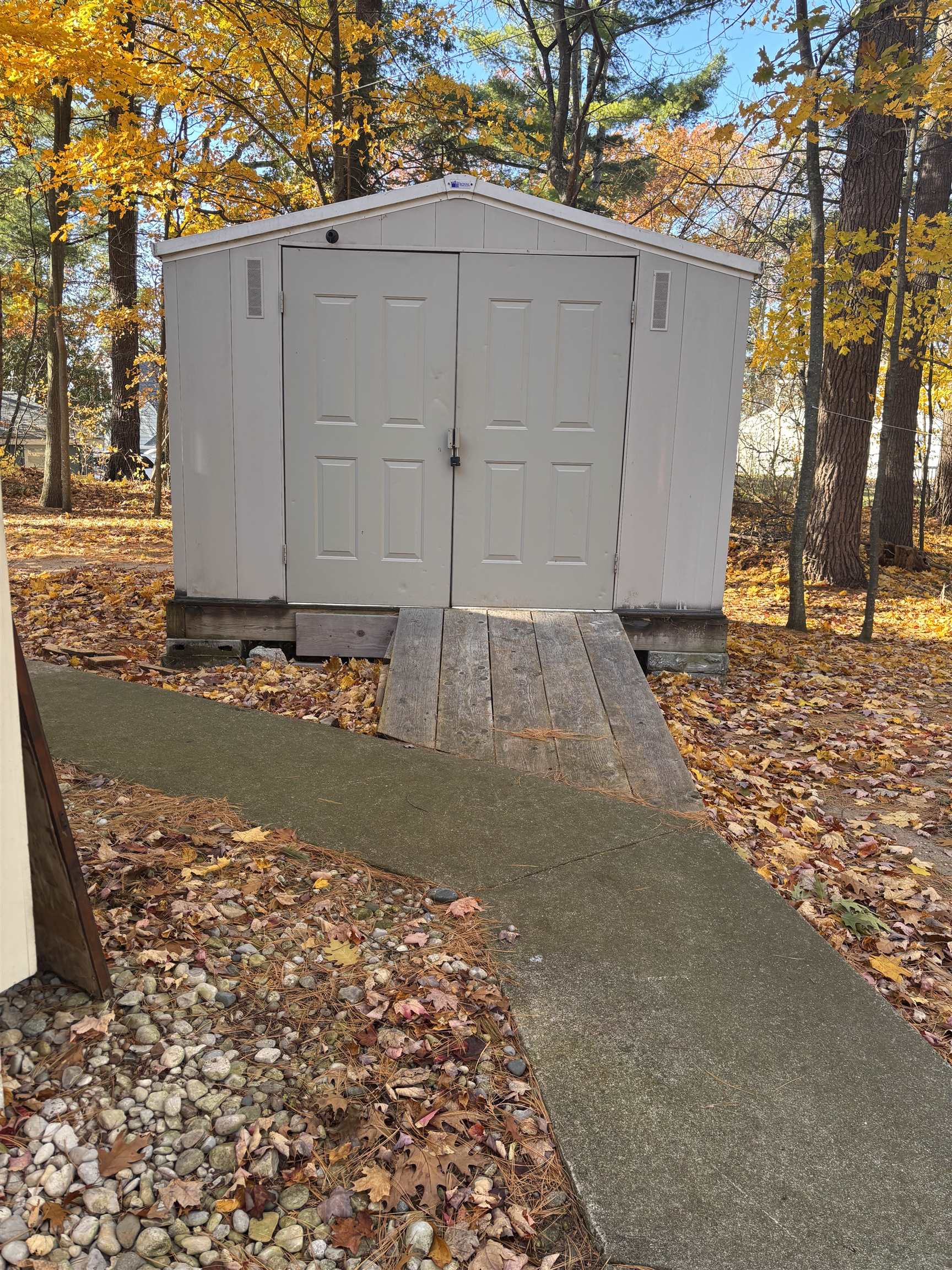 8661 Deadstream Road