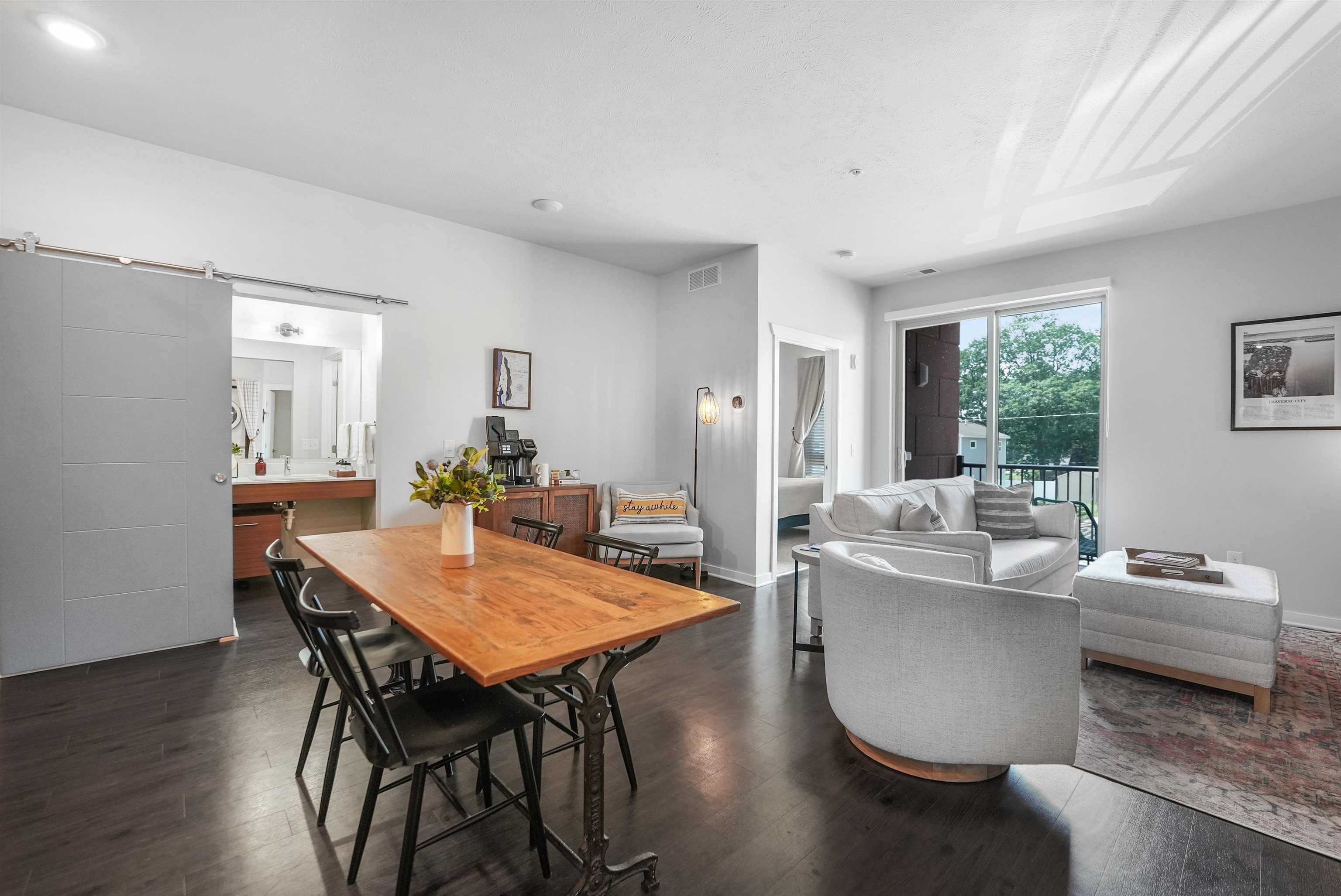 630-203 Garfield Avenue, S