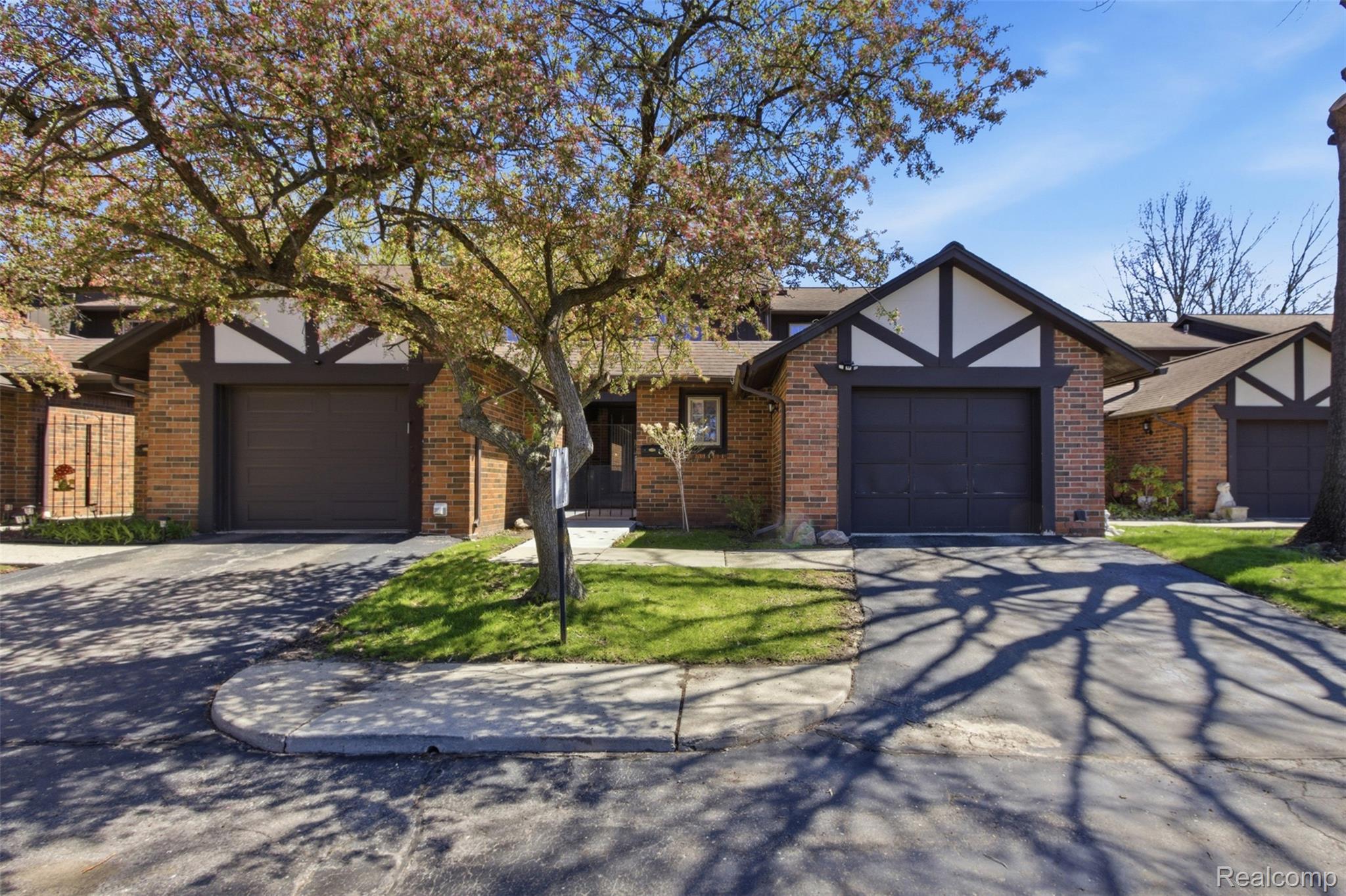 29242 Wellington Road W