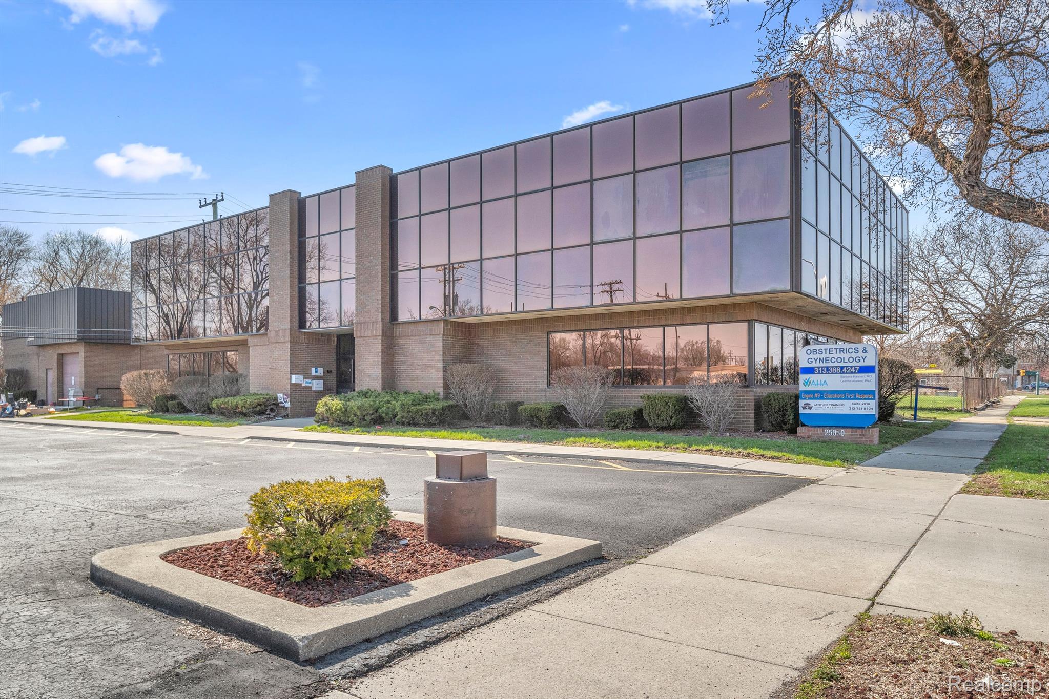 25050 W OUTER Drive 201 B