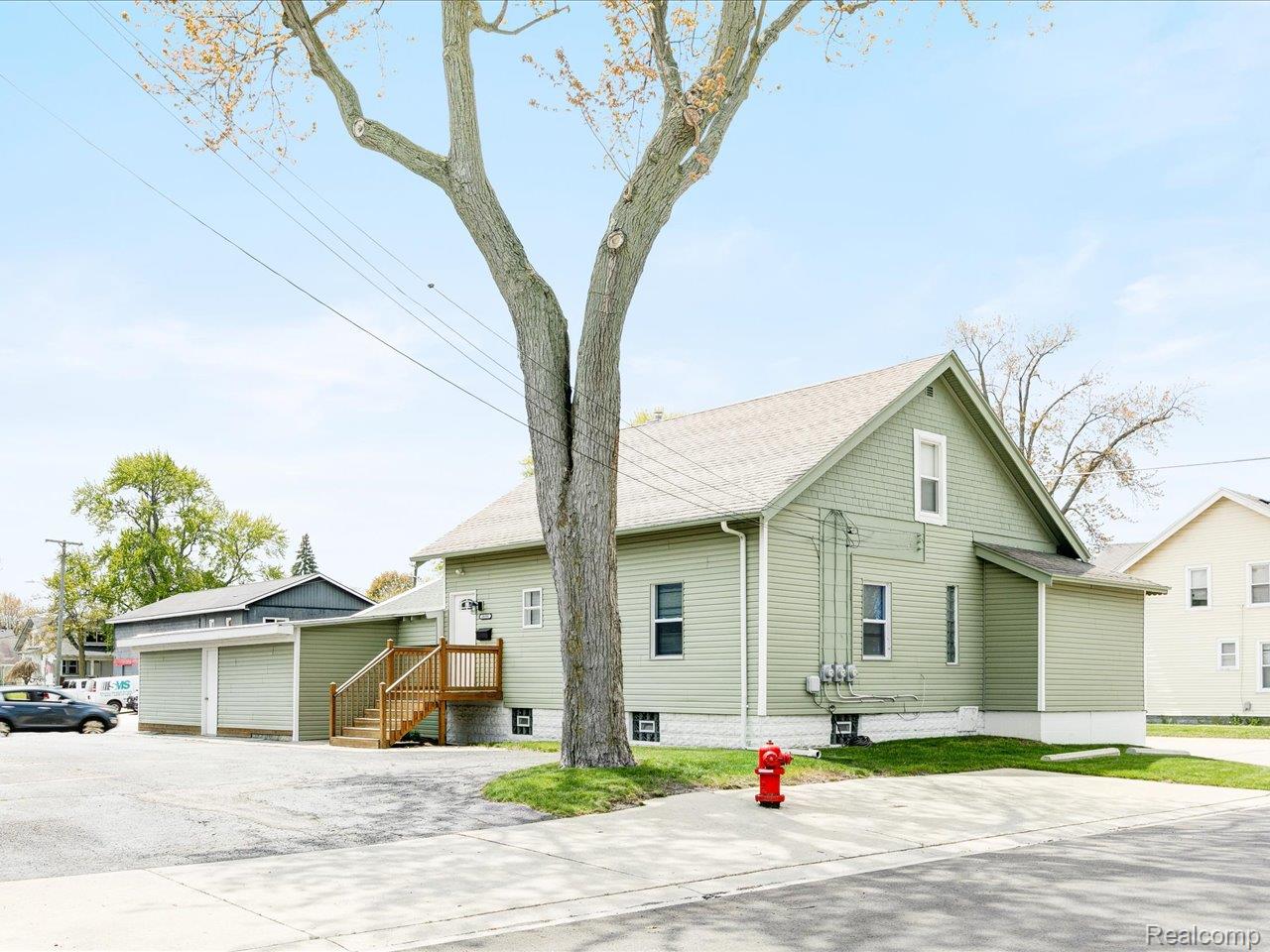 1639 LAPEER Avenue