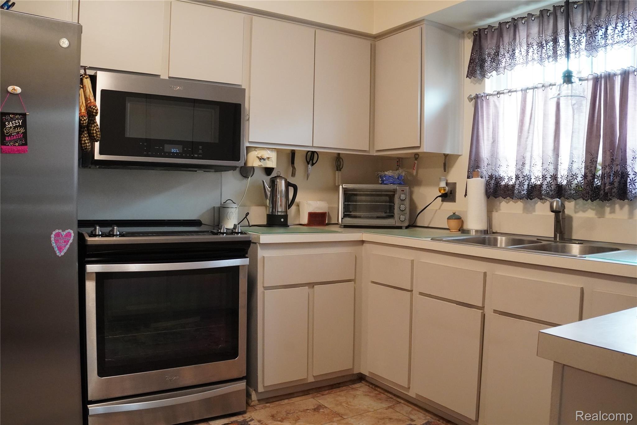 19445 McIntyre Street