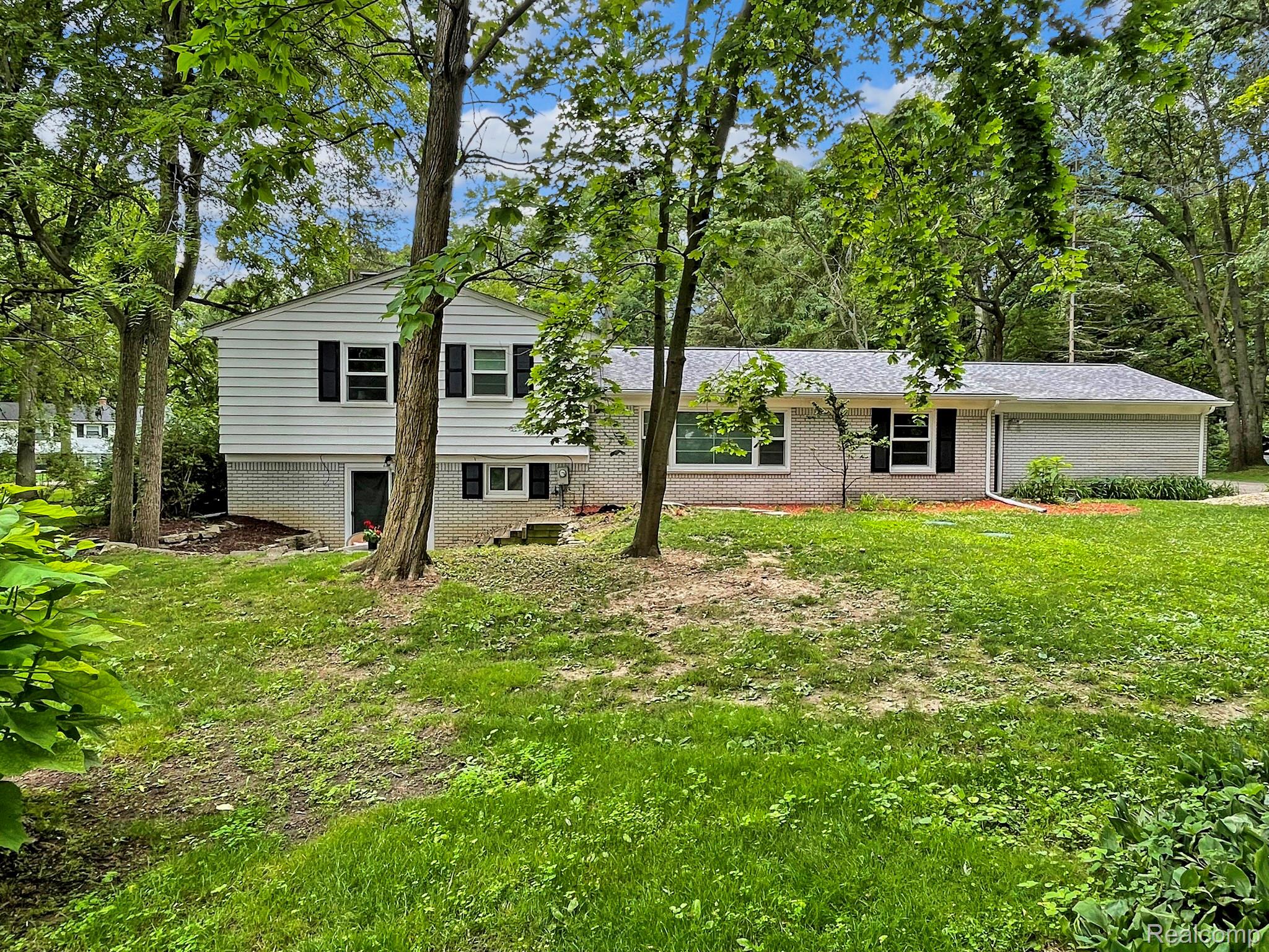 Oakland Charter Township, Michigan 48306, United States, 3 Bedrooms Bedrooms, ,3 BathroomsBathrooms,Residential,Active,172878