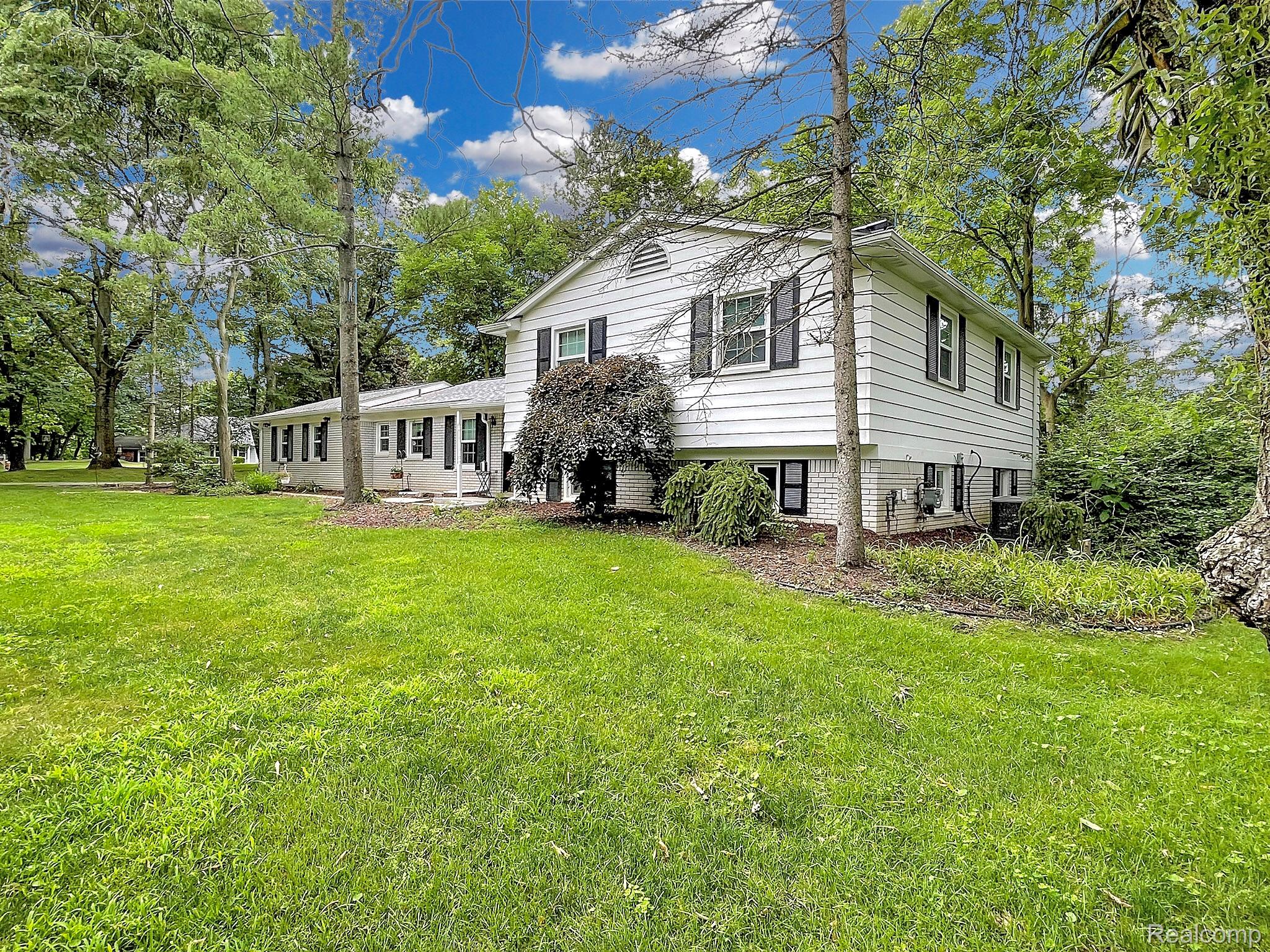 5753 Thorny Ash Road