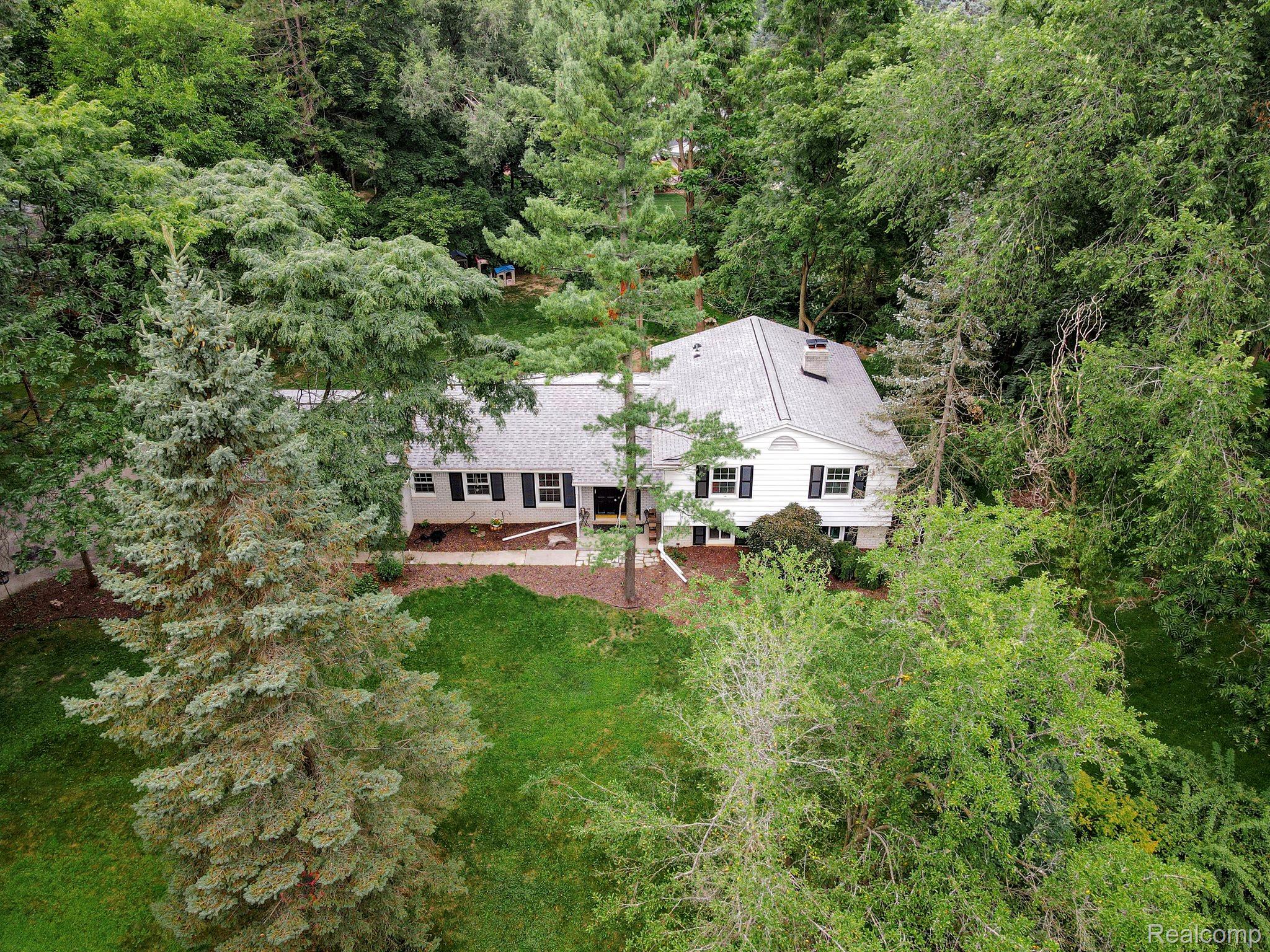 Oakland Charter Township, Michigan 48306, United States, 3 Bedrooms Bedrooms, ,3 BathroomsBathrooms,Residential,Active,172878