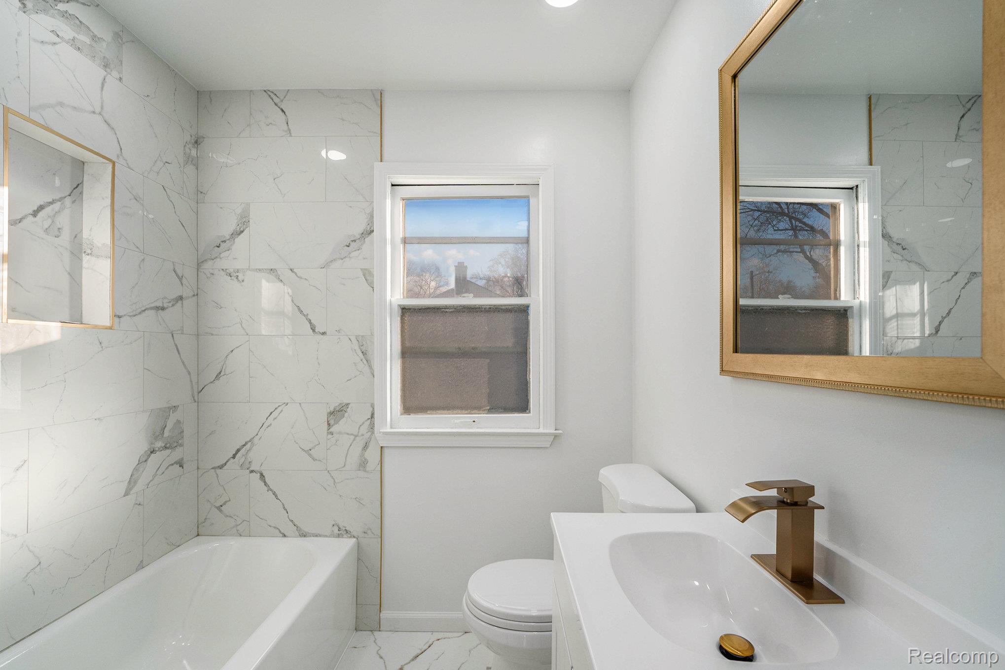 Detroit, Michigan 48235, United States, 3 Bedrooms Bedrooms, ,2 BathroomsBathrooms,Residential,Coming Soon,242180