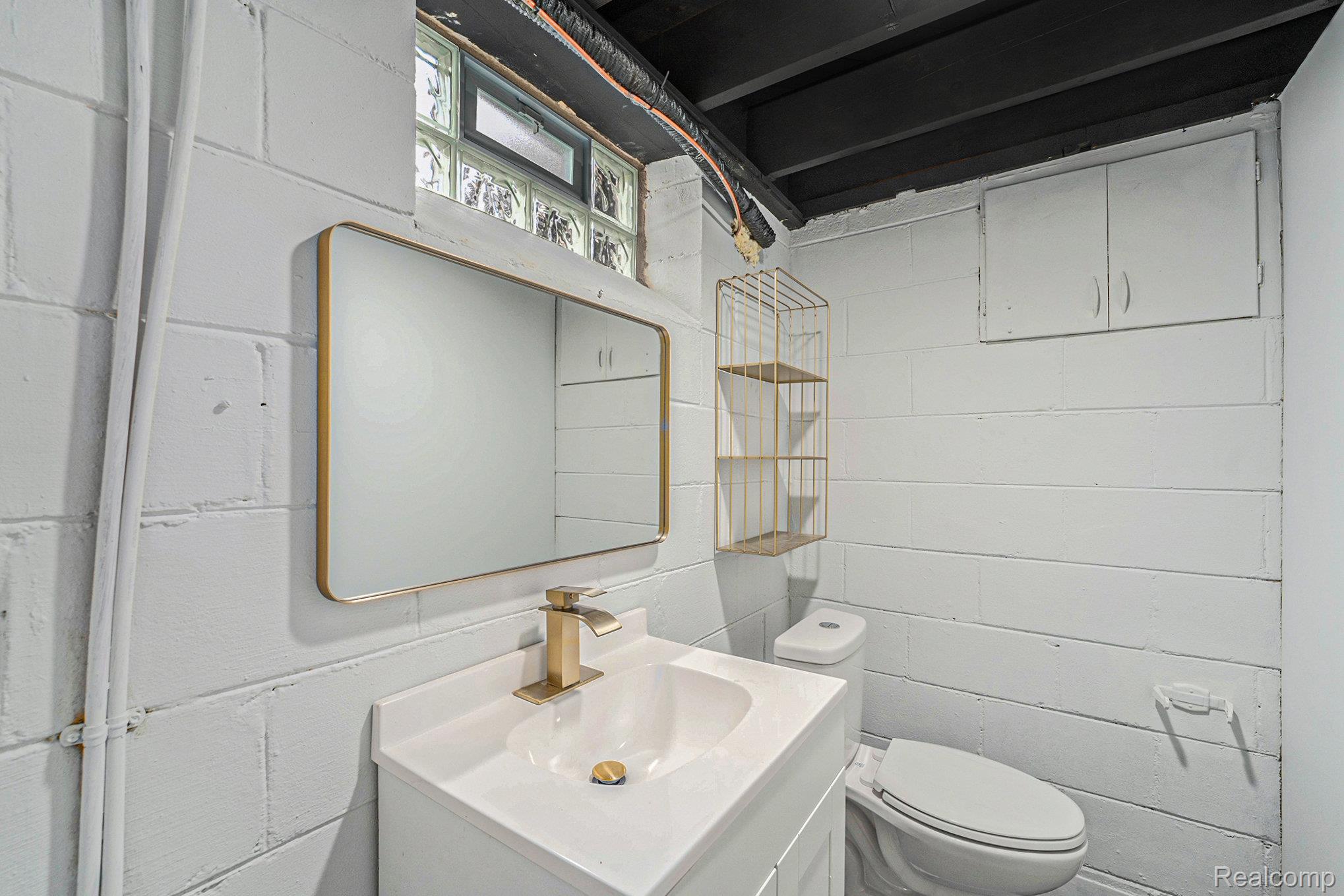 Detroit, Michigan 48235, United States, 3 Bedrooms Bedrooms, ,2 BathroomsBathrooms,Residential,Coming Soon,242180