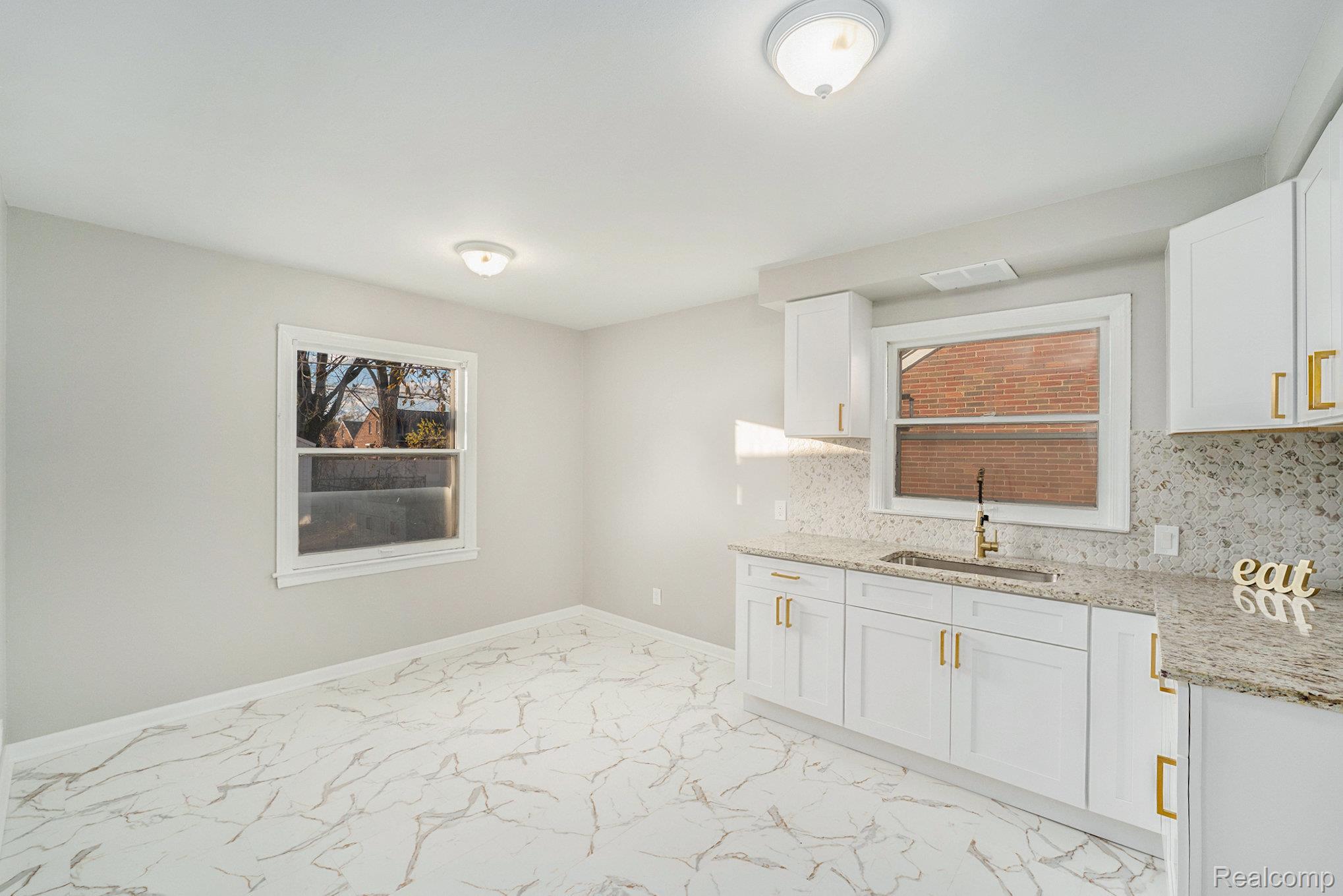 Detroit, Michigan 48235, United States, 3 Bedrooms Bedrooms, ,2 BathroomsBathrooms,Residential,Coming Soon,242180