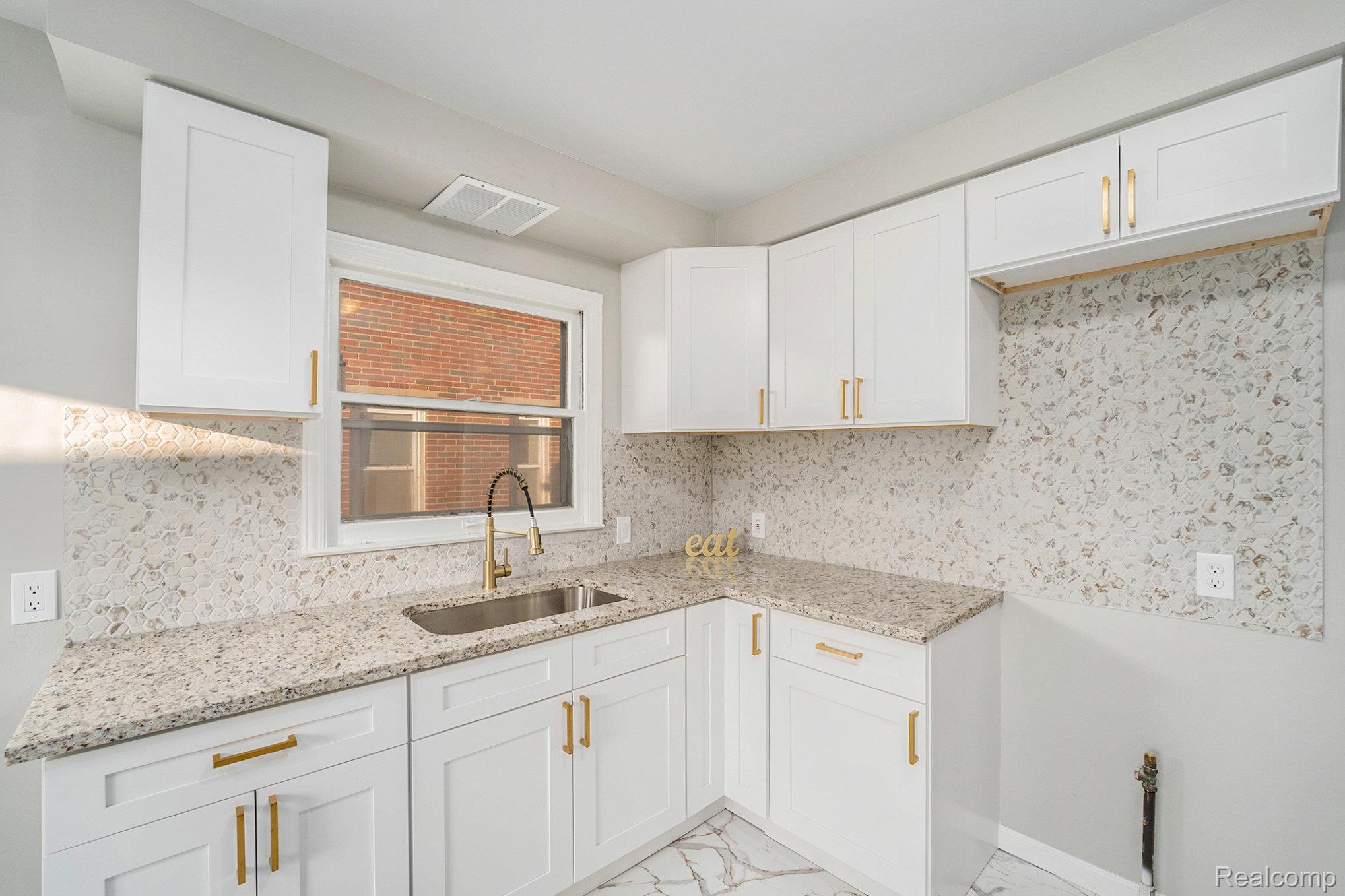 Detroit, Michigan 48235, United States, 3 Bedrooms Bedrooms, ,2 BathroomsBathrooms,Residential,Coming Soon,242180