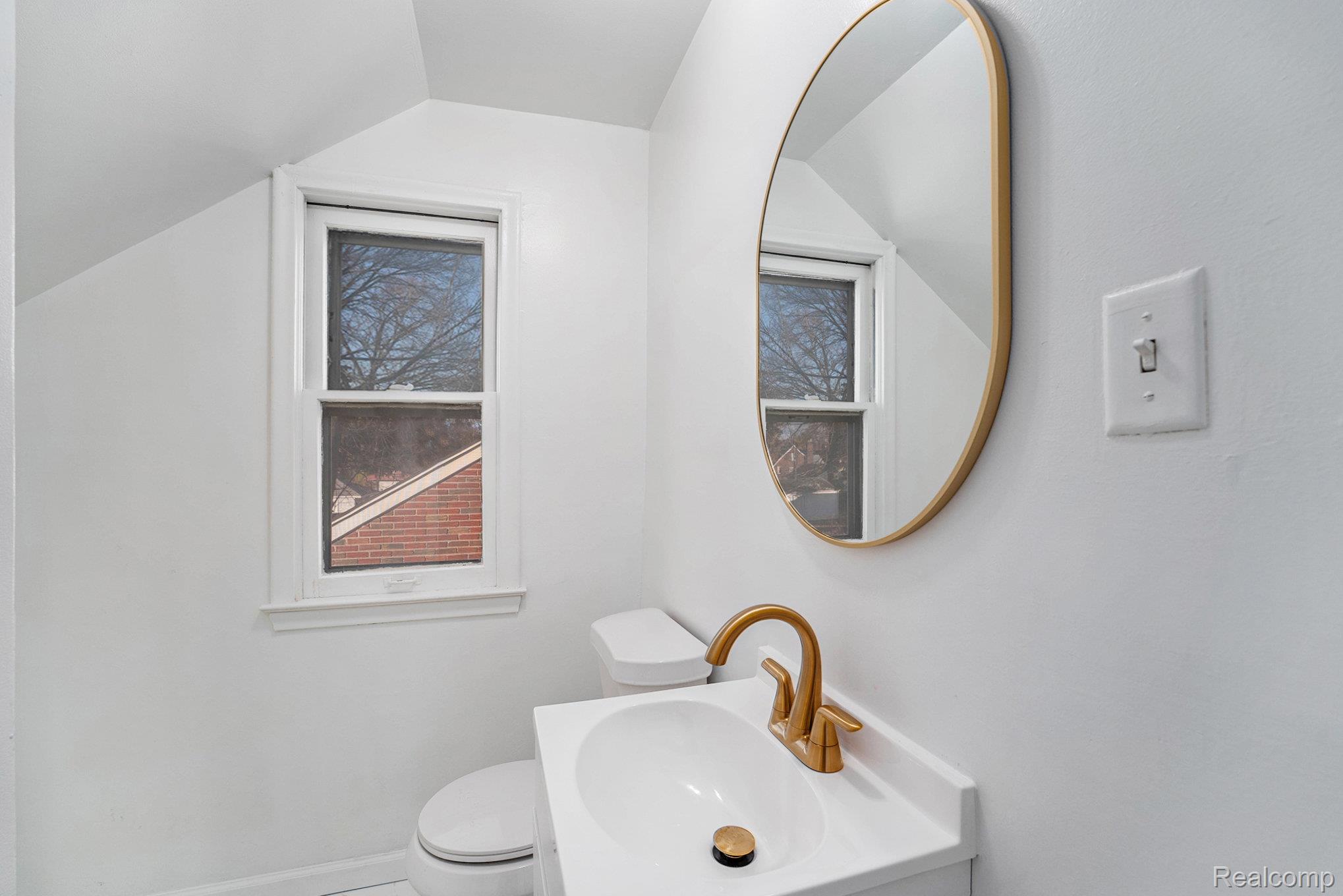 Detroit, Michigan 48235, United States, 3 Bedrooms Bedrooms, ,2 BathroomsBathrooms,Residential,Coming Soon,242180