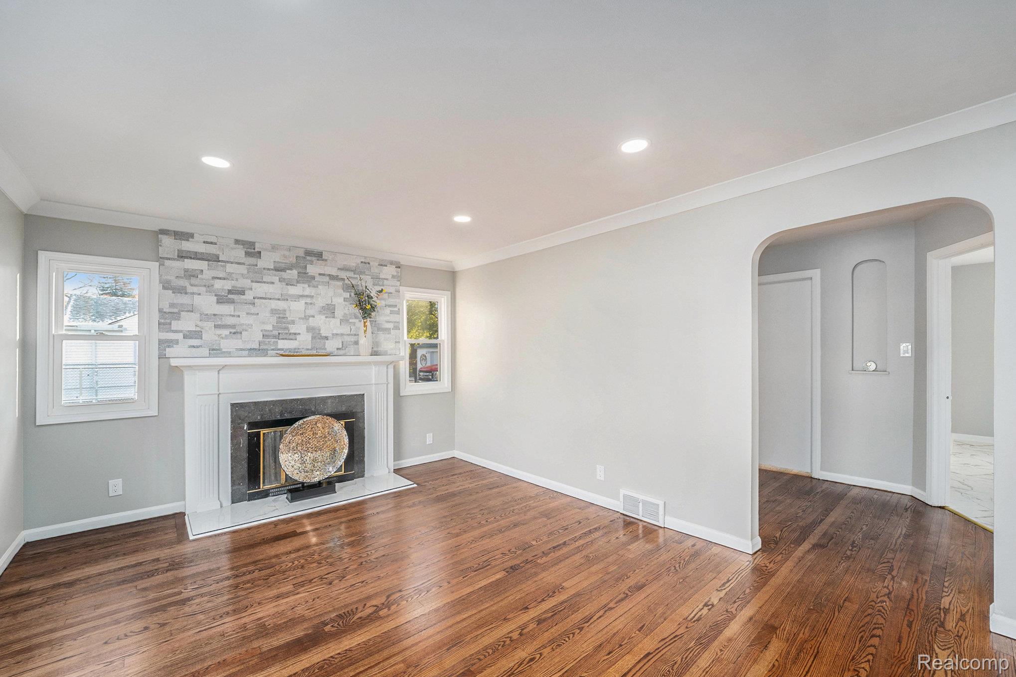 Detroit, Michigan 48235, United States, 3 Bedrooms Bedrooms, ,2 BathroomsBathrooms,Residential,Coming Soon,242180