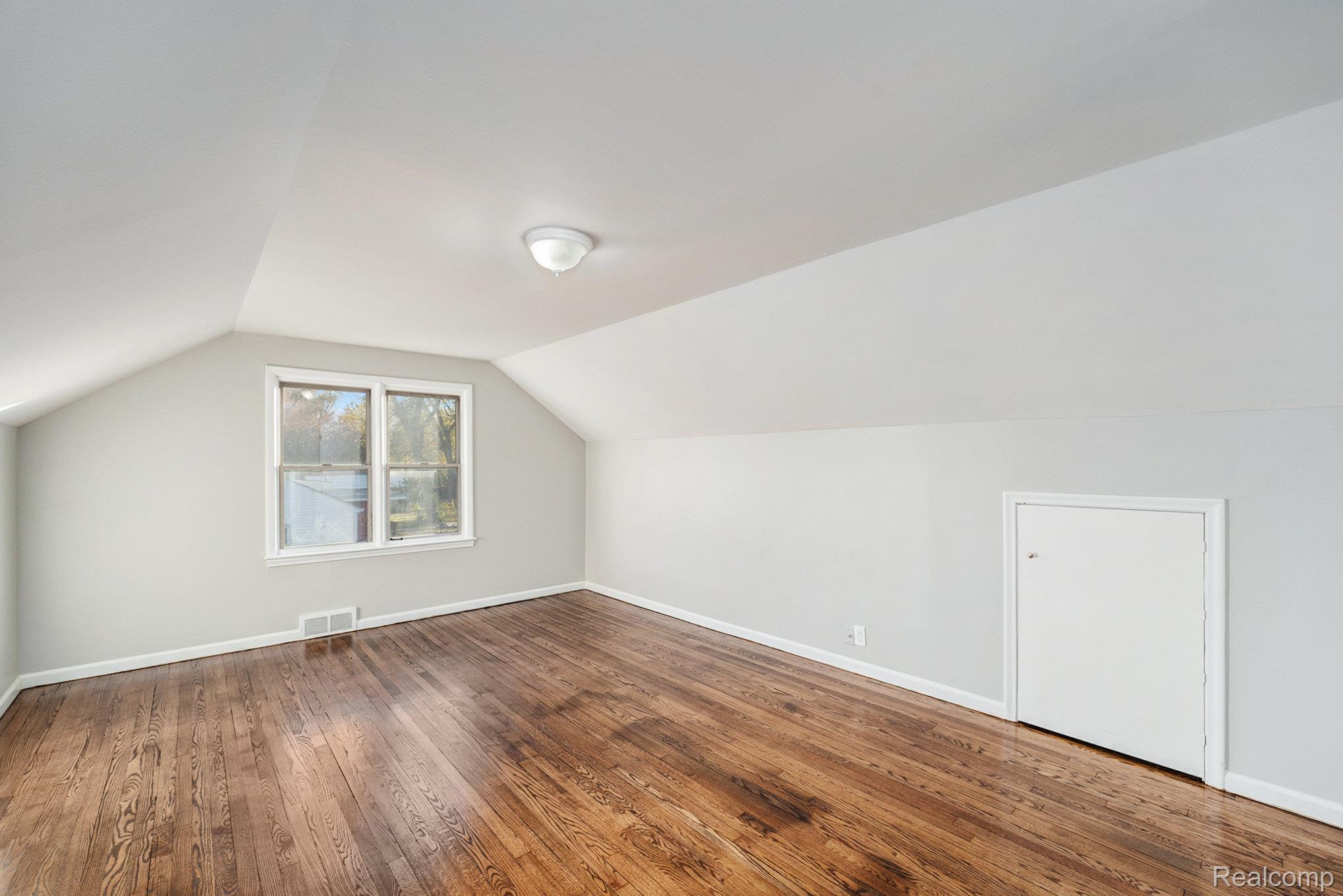 Detroit, Michigan 48235, United States, 3 Bedrooms Bedrooms, ,2 BathroomsBathrooms,Residential,Coming Soon,242180