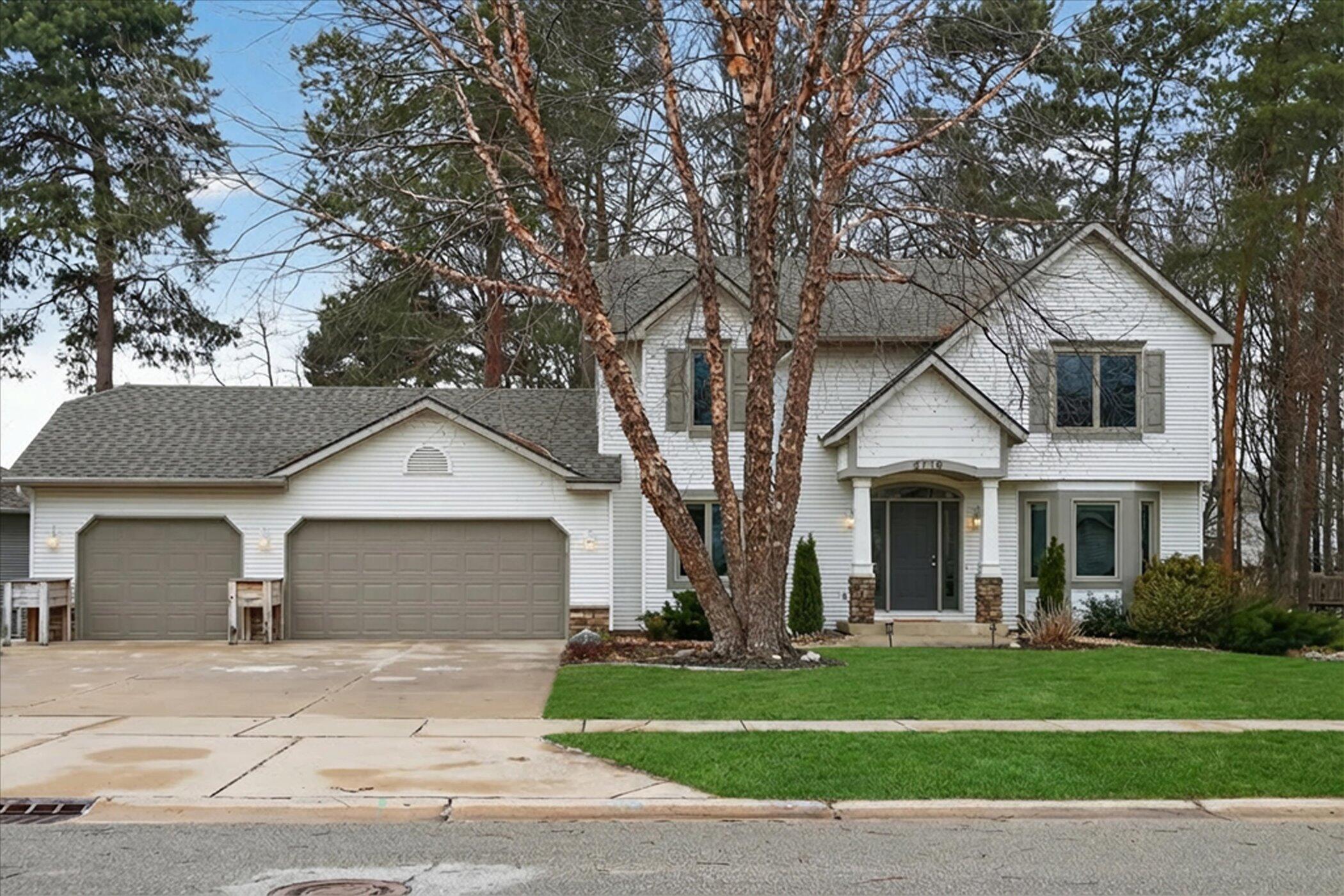 2719 Pine Dunes Drive SW