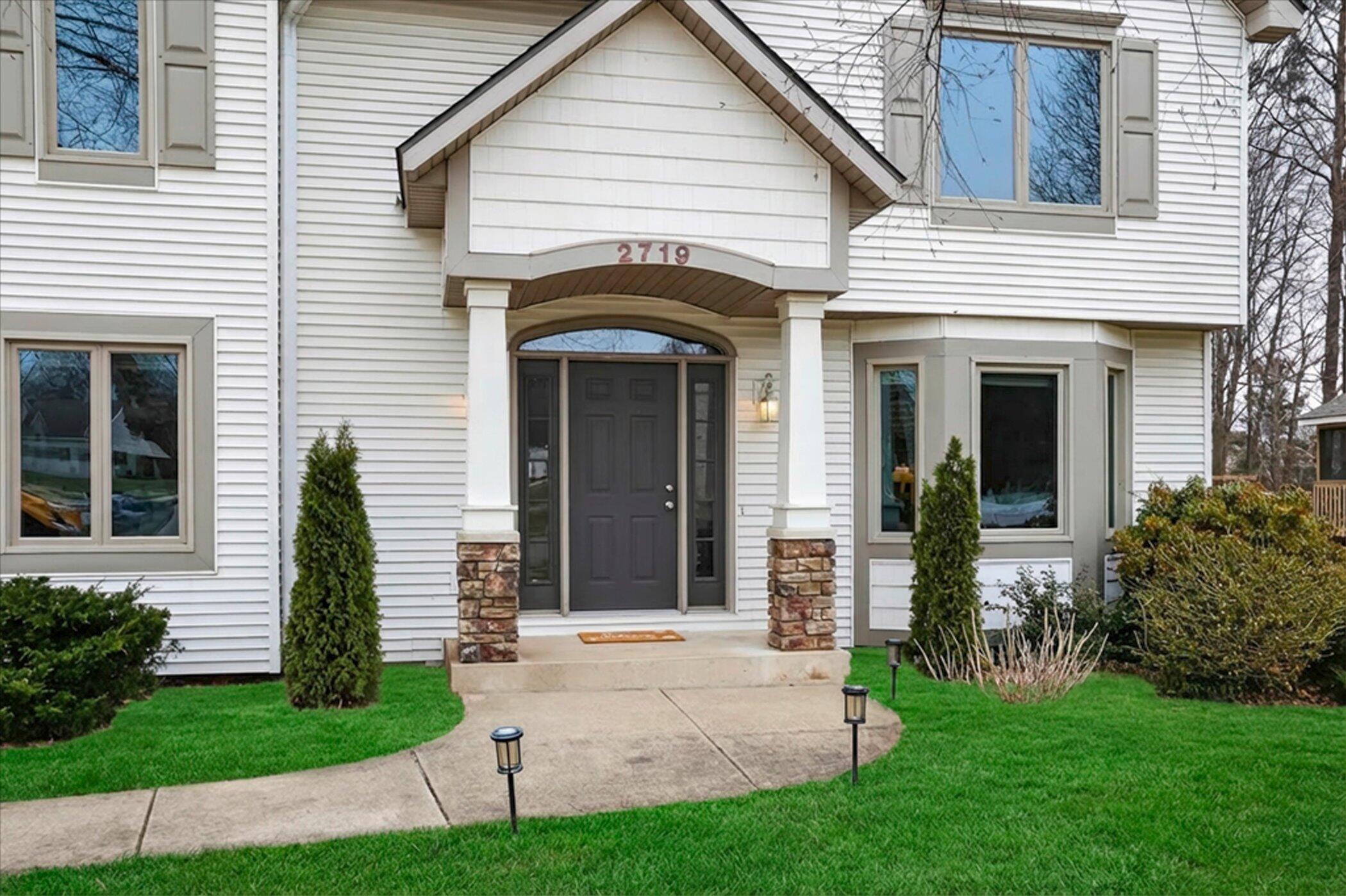 2719 Pine Dunes Drive SW