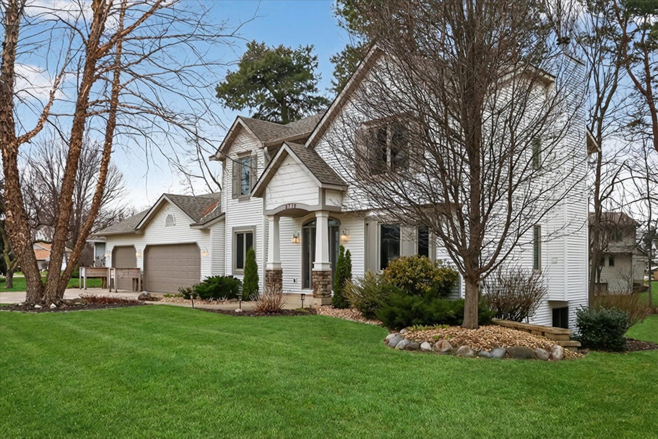 2719 Pine Dunes Drive SW