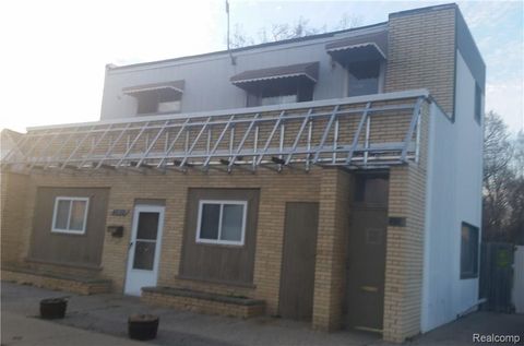 4661 E Nine Mile Road E Warren City MI 48091