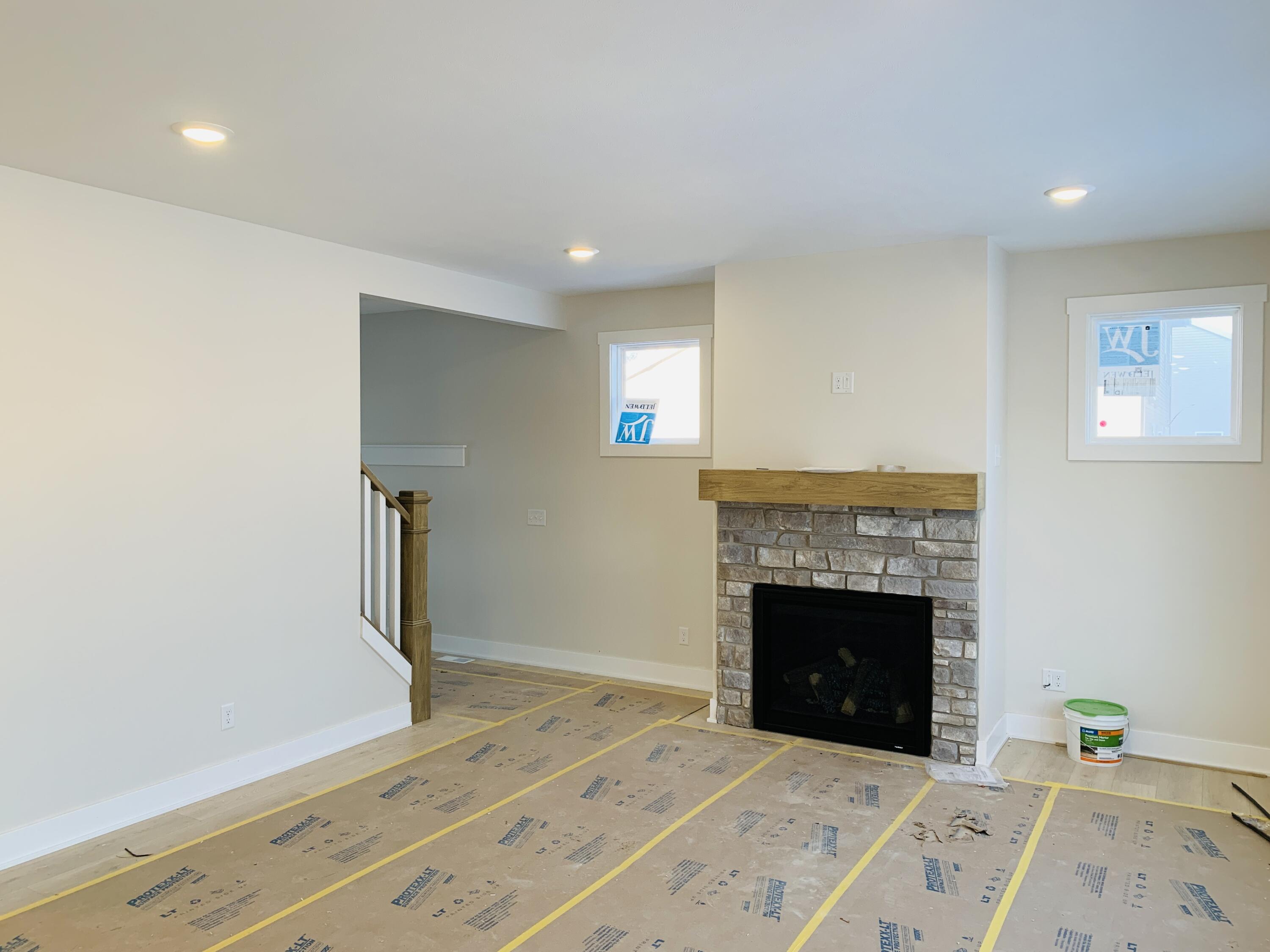 7873 Woodhurst Drive NE