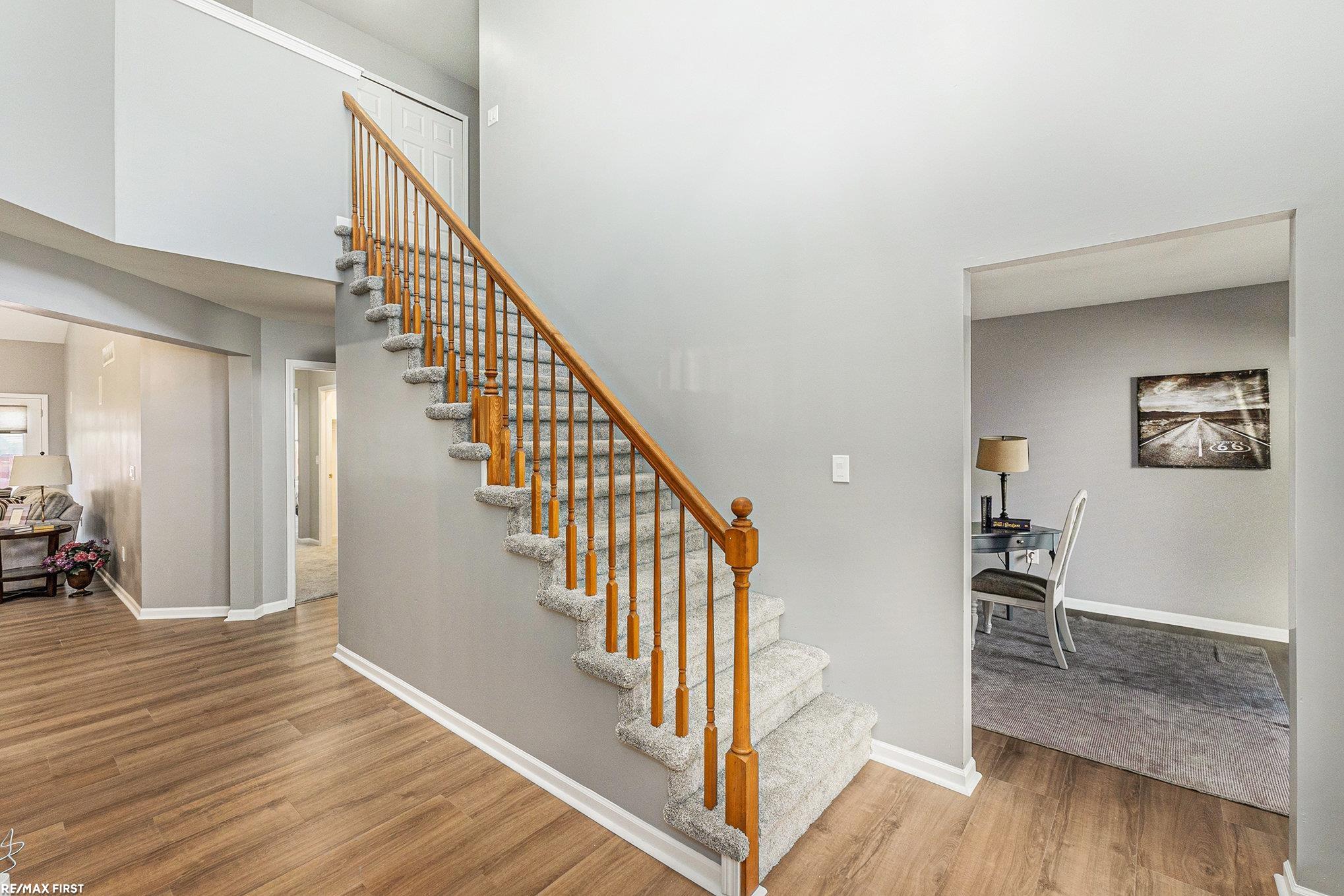 3715 Knightbridge Cir Circle