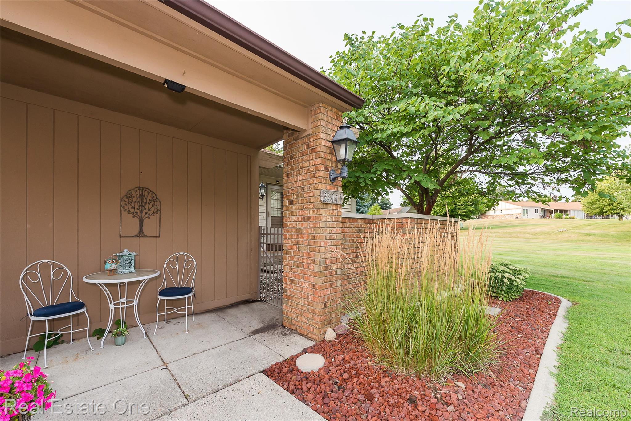 25111 Hamilton Court 6