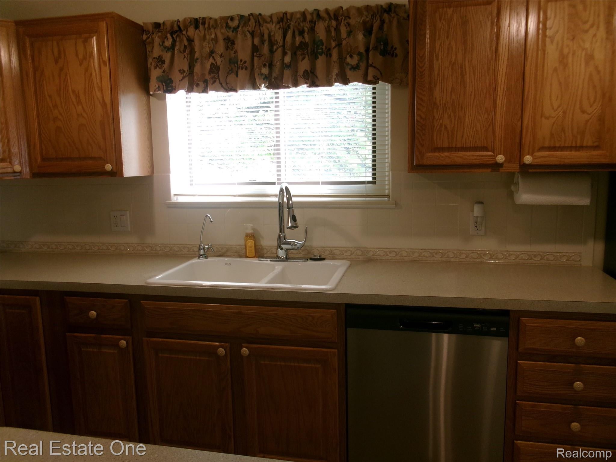 25111 Hamilton Court 6