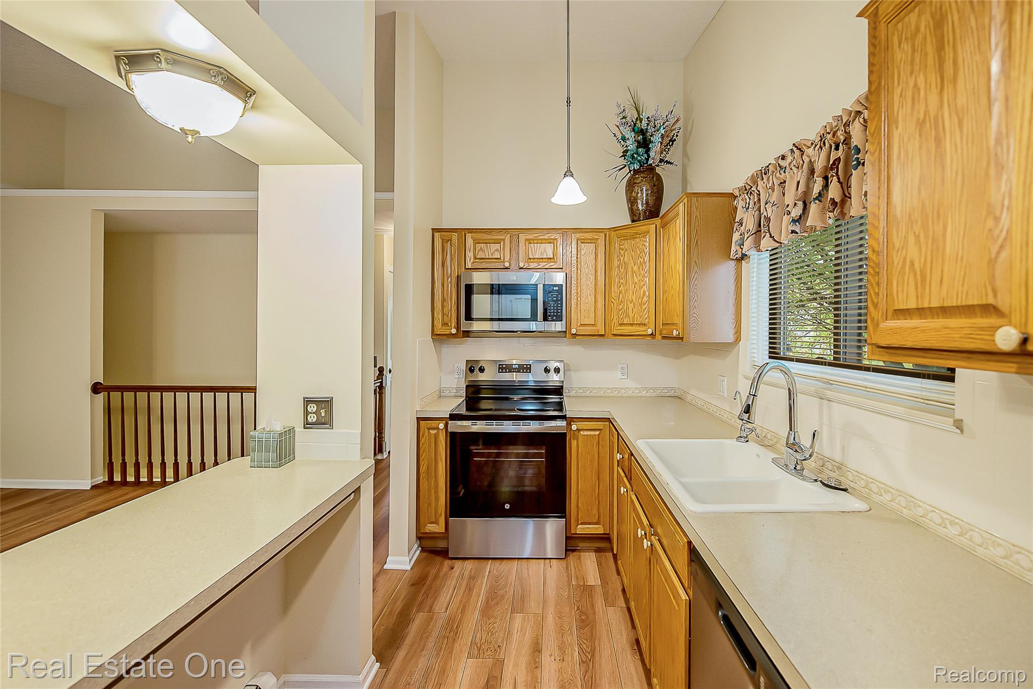 25111 Hamilton Court 6