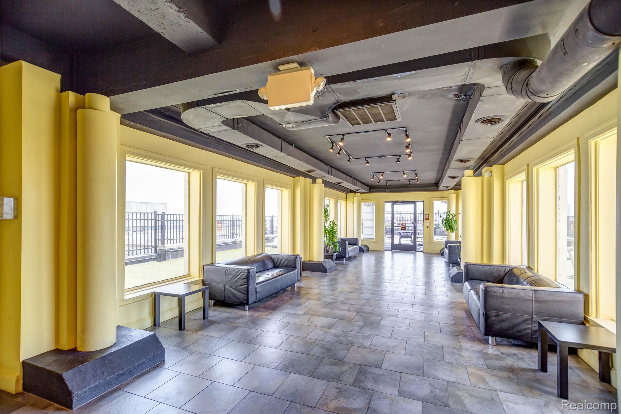 Detroit City, Michigan 48202, United States, 1 Bedroom Bedrooms, ,1 BathroomBathrooms,Residential,Active,150173