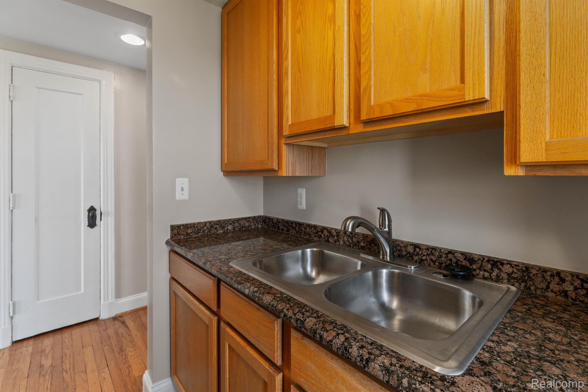 Detroit City, Michigan 48202, United States, 1 Bedroom Bedrooms, ,1 BathroomBathrooms,Residential,Active,150173