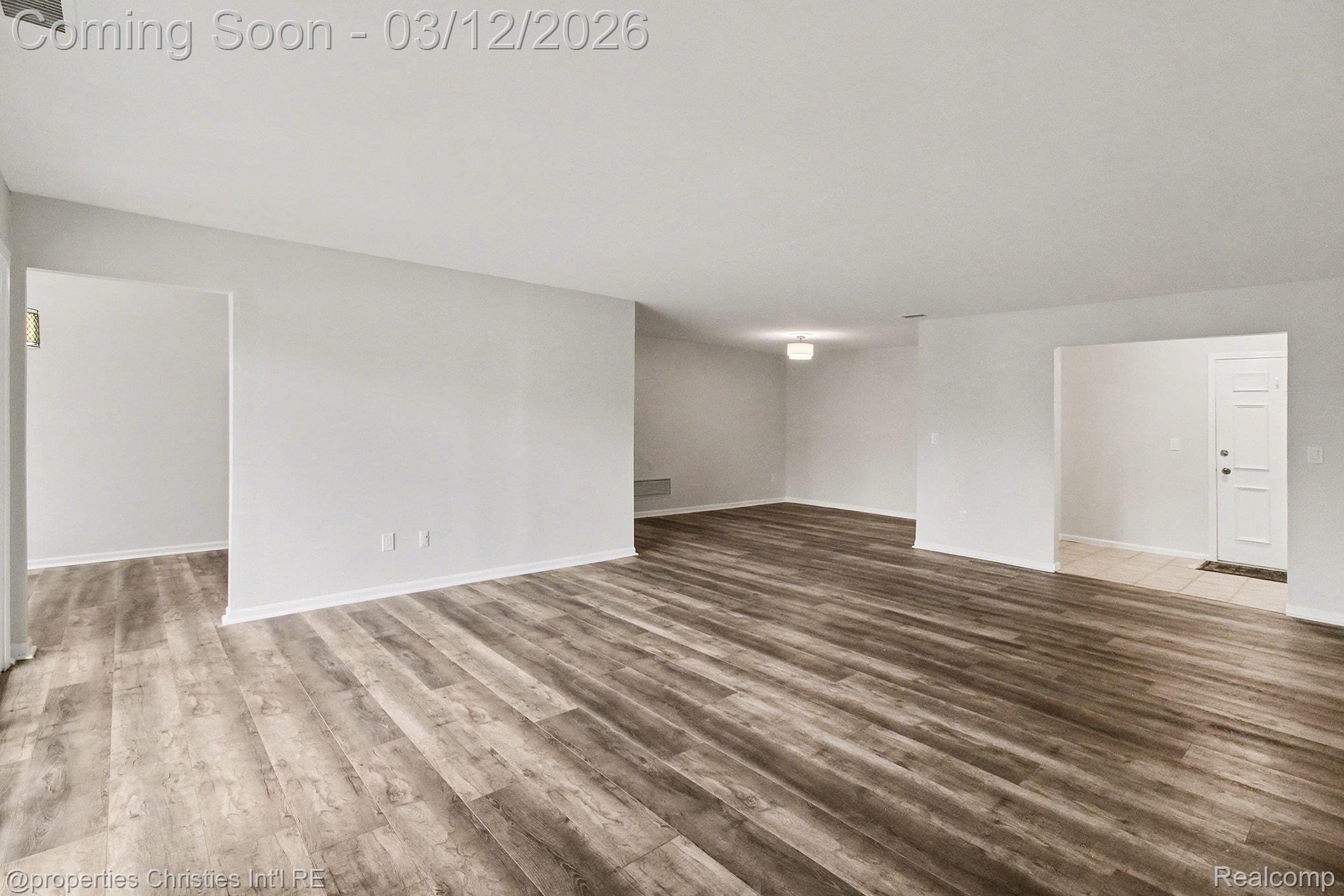 42160 Woodward Avenue 86