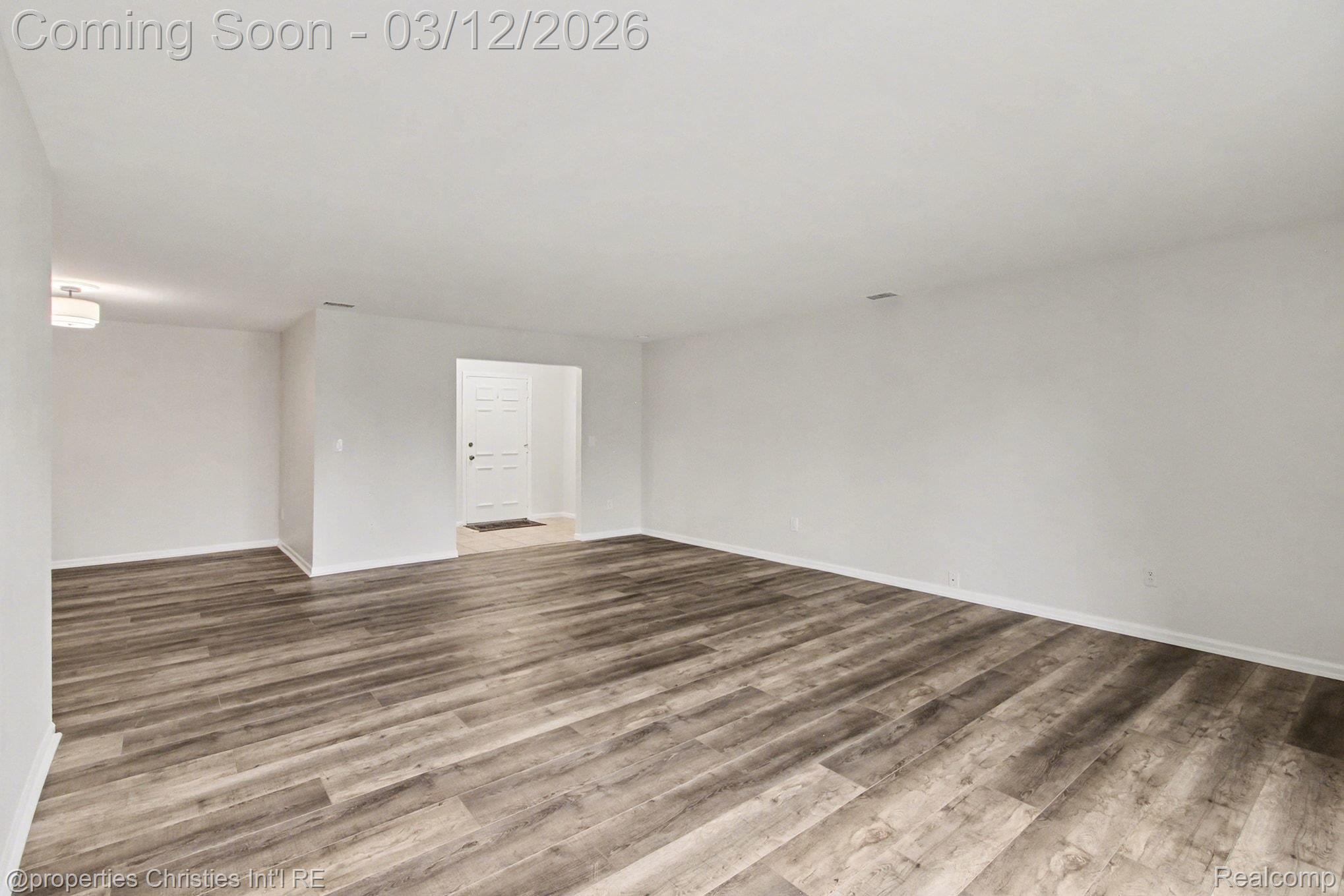 42160 Woodward Avenue 86