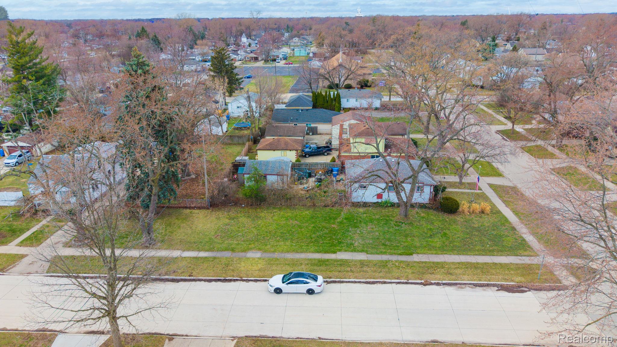 00 Powers Avenue