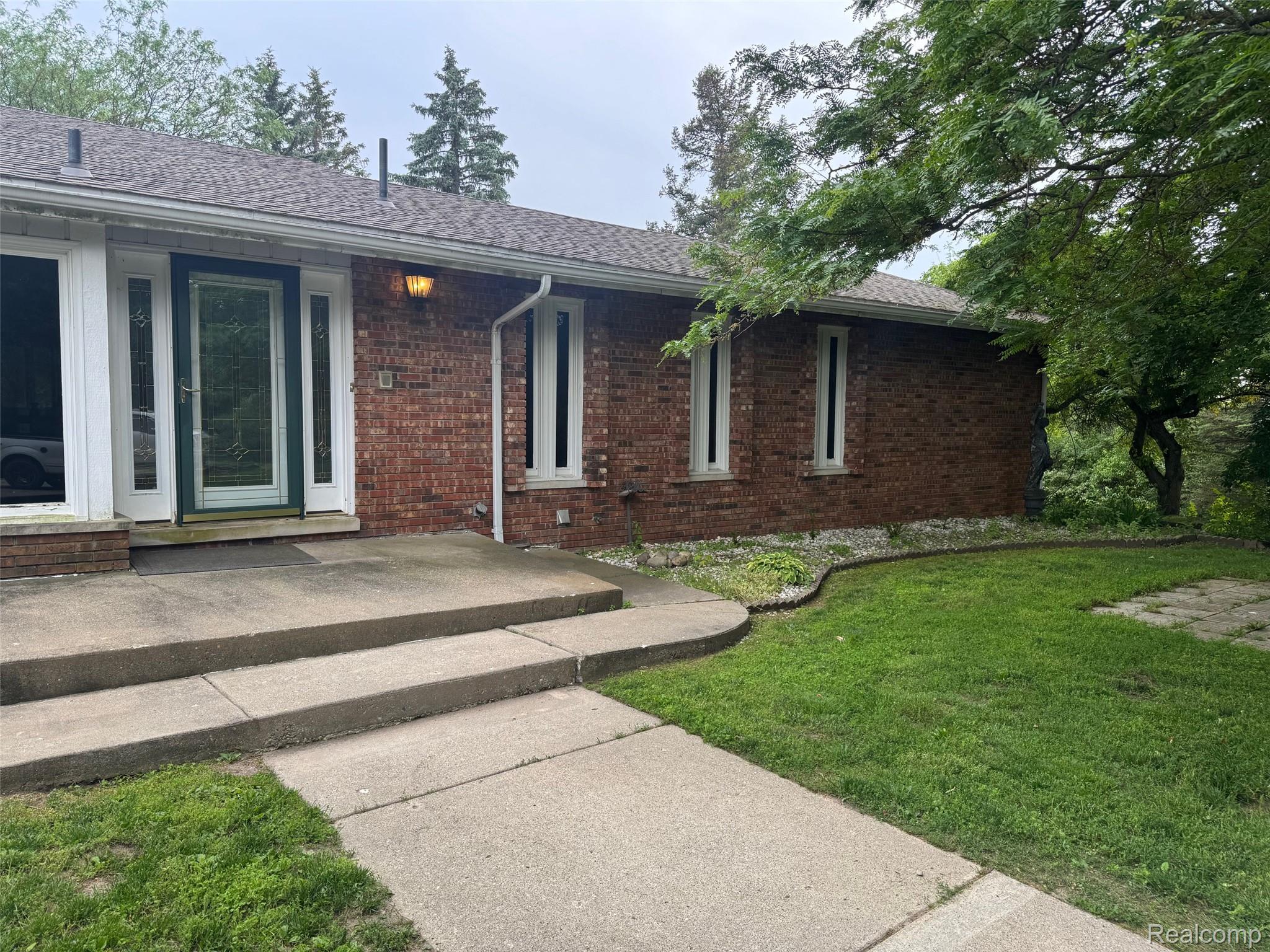 4355 S LAPEER Road