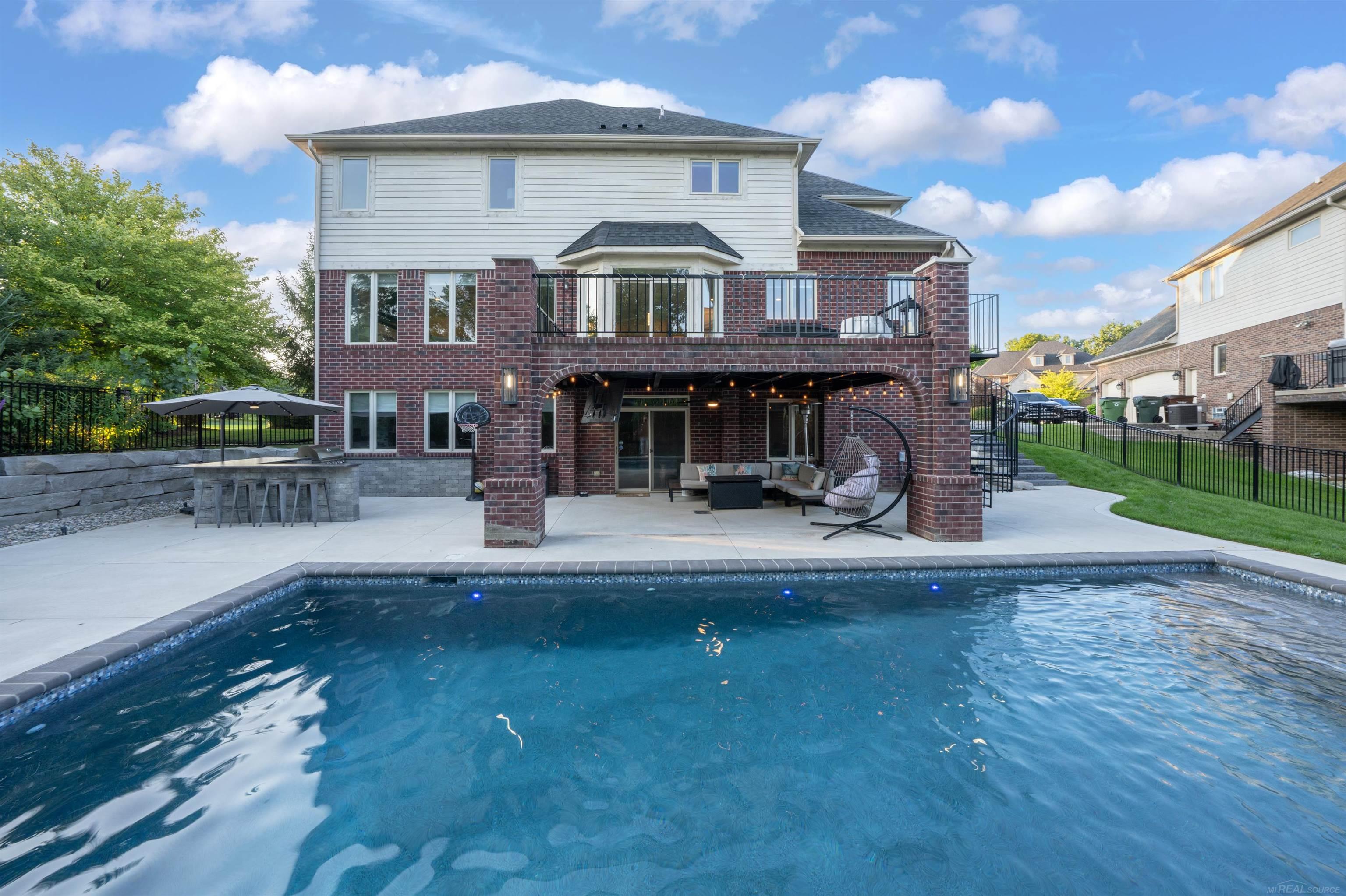 5960 SHADYDALE Drive