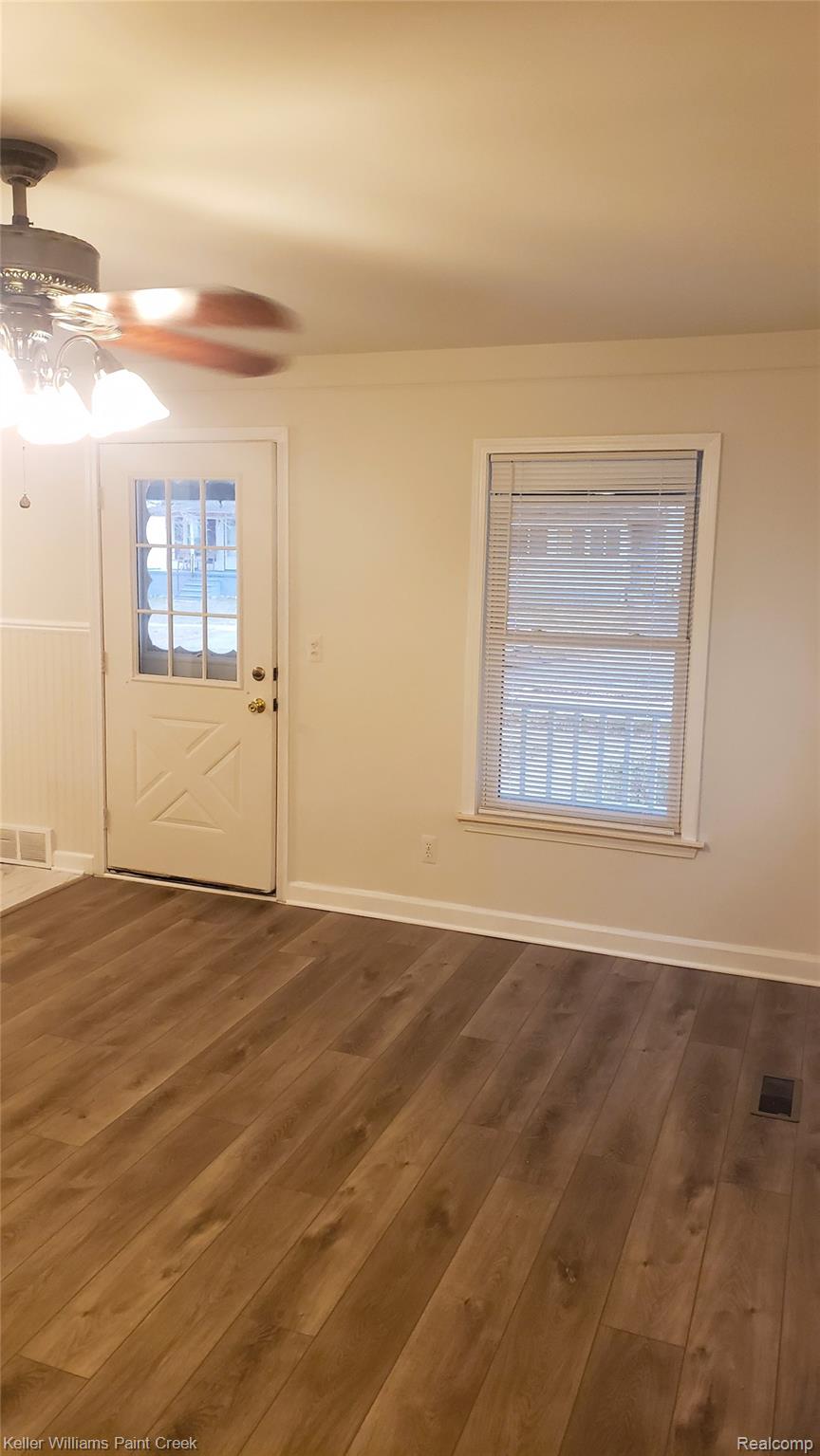 195 W Strathmore Avenue