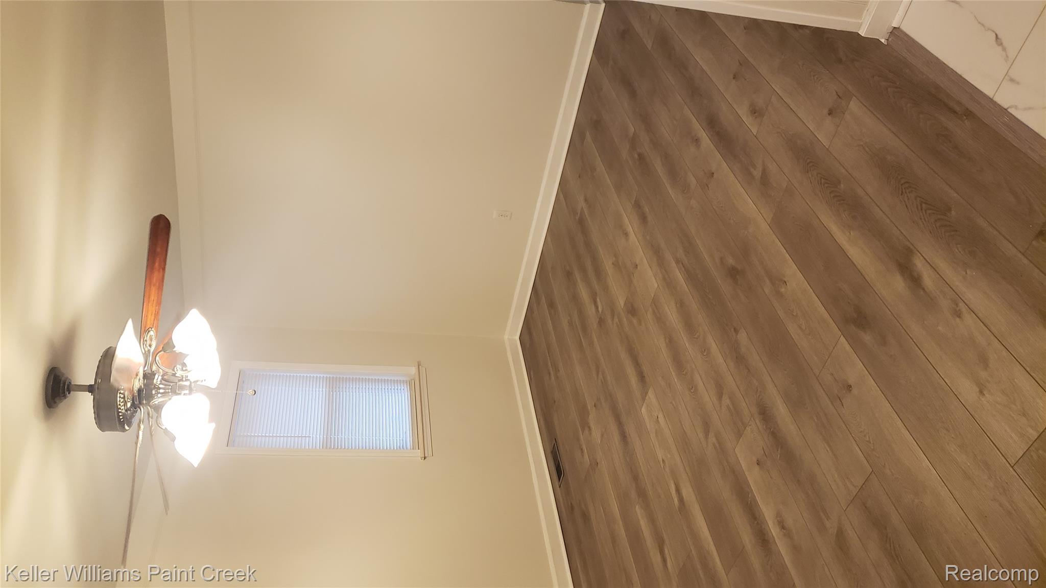 195 W Strathmore Avenue